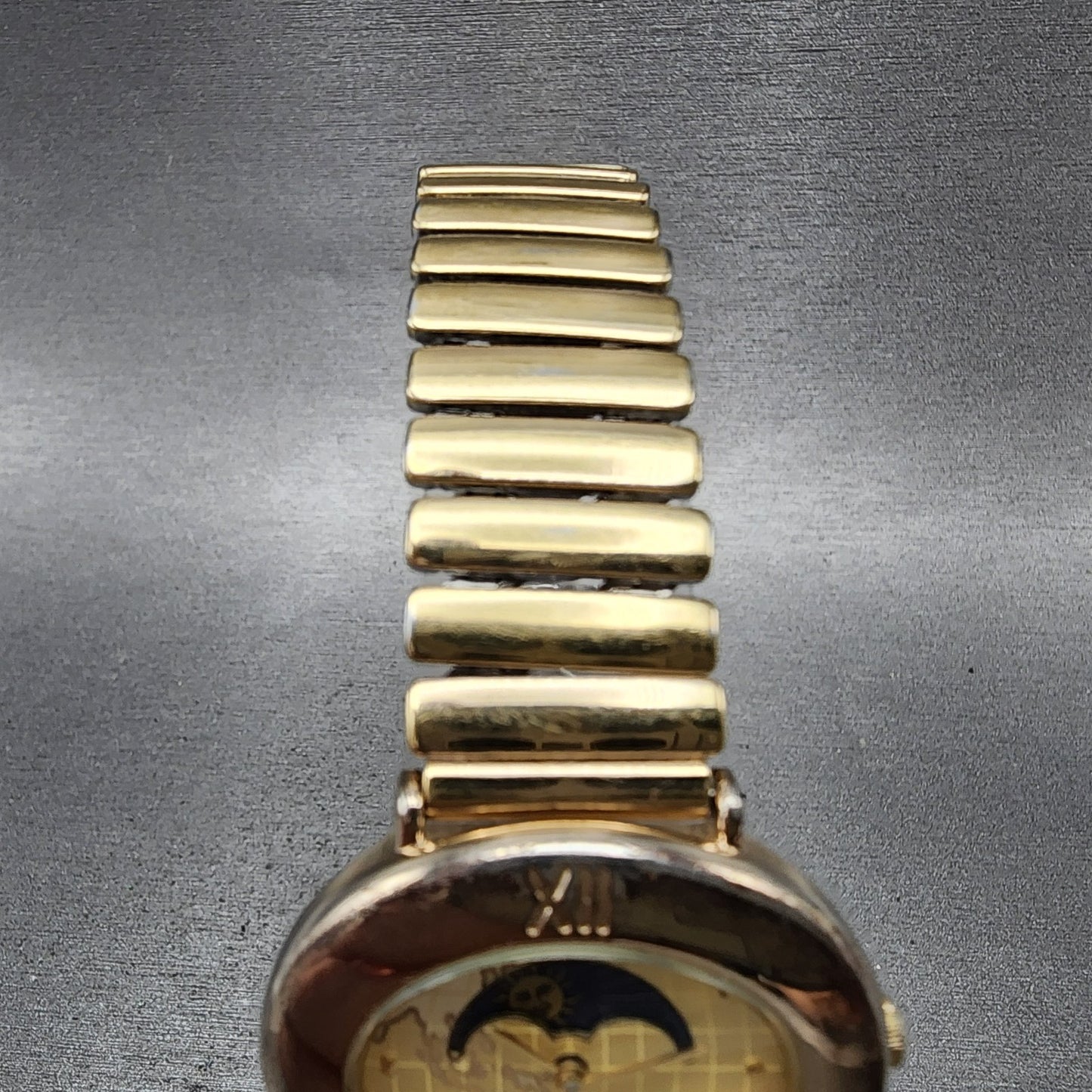 Seiko Alba Moon Phase Watch Women 32mm Champagne Dial Gold Tone V8065000 NewBat4