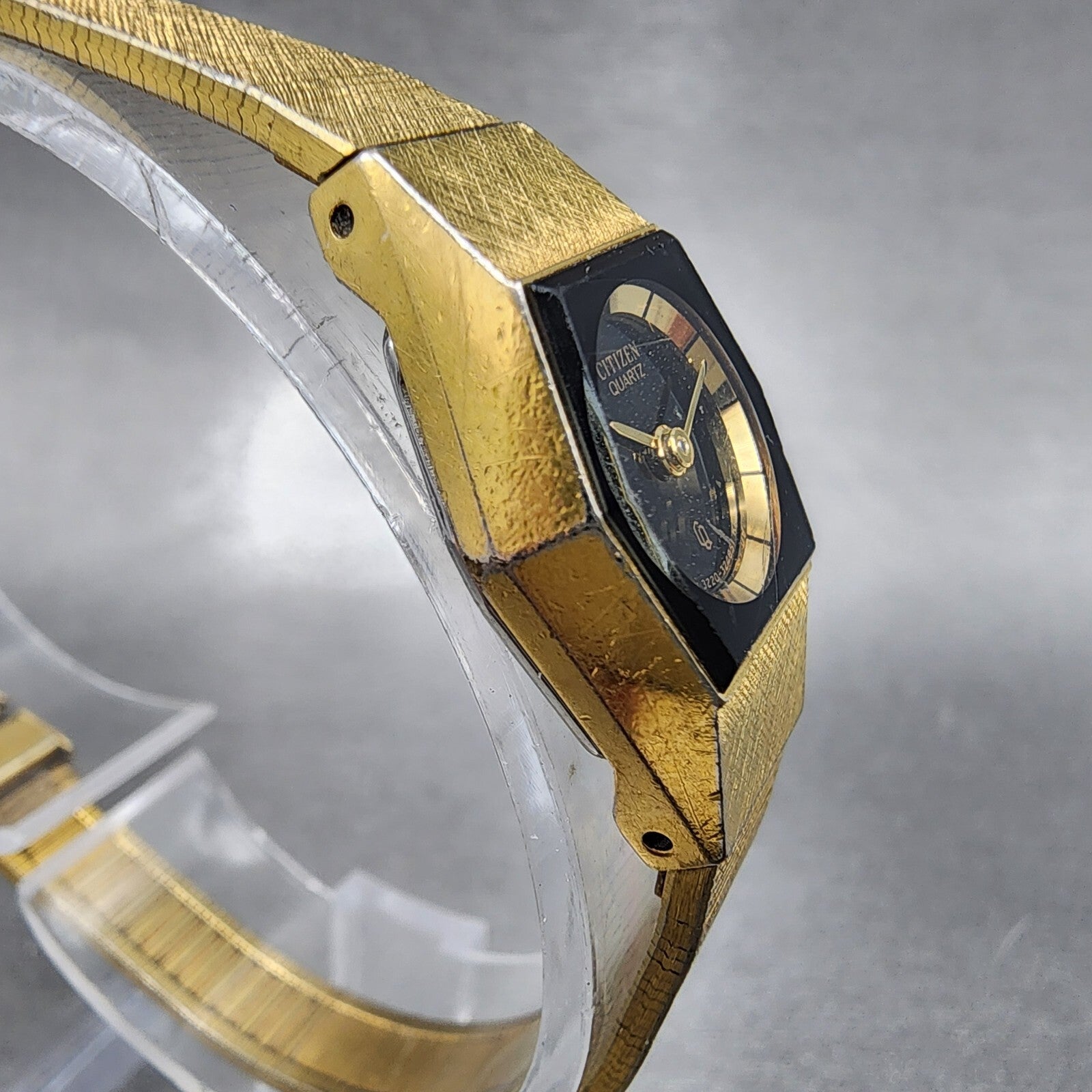 Citizen CQ Watch Women 17mm Black Dial Gold Tone Hexagon 3220322231 New Batt3