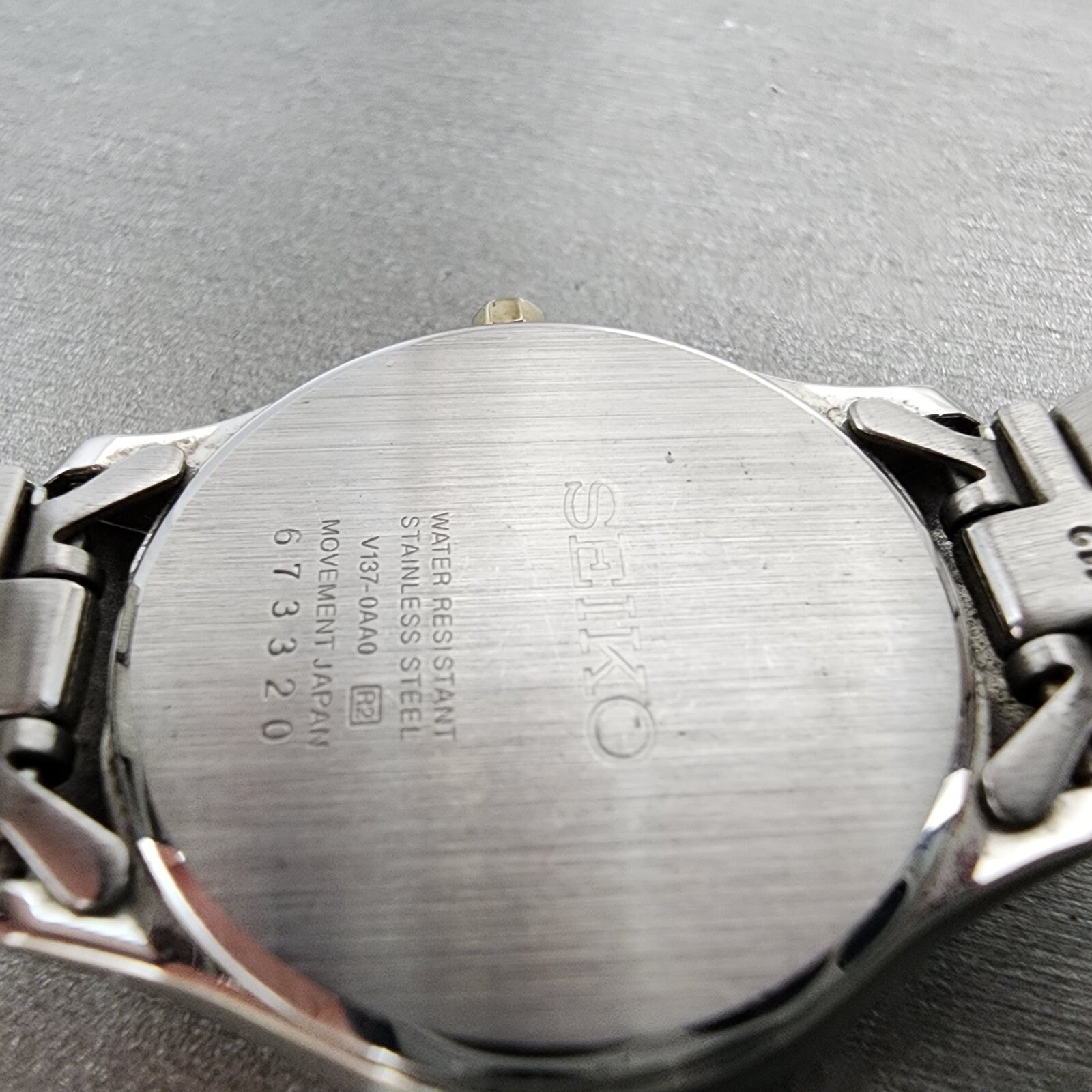 Seiko Solar Watch Women 28mm MOP Dial Two Tone Date Round V1370aa0 Runs9