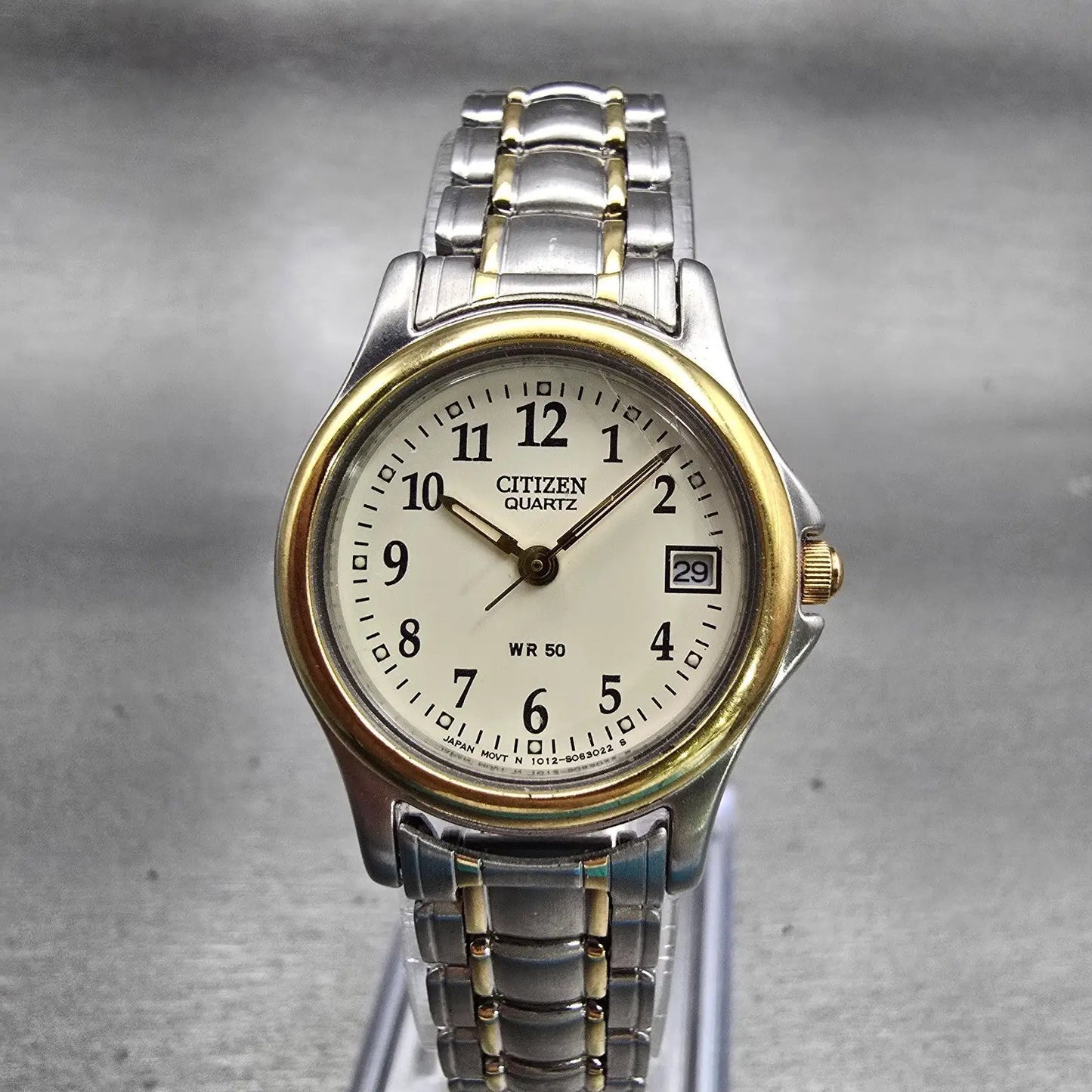 Citizen Watch Women 24mm Ivory Dial Two Tone Date Round 1012-S038375 New Batt LD0