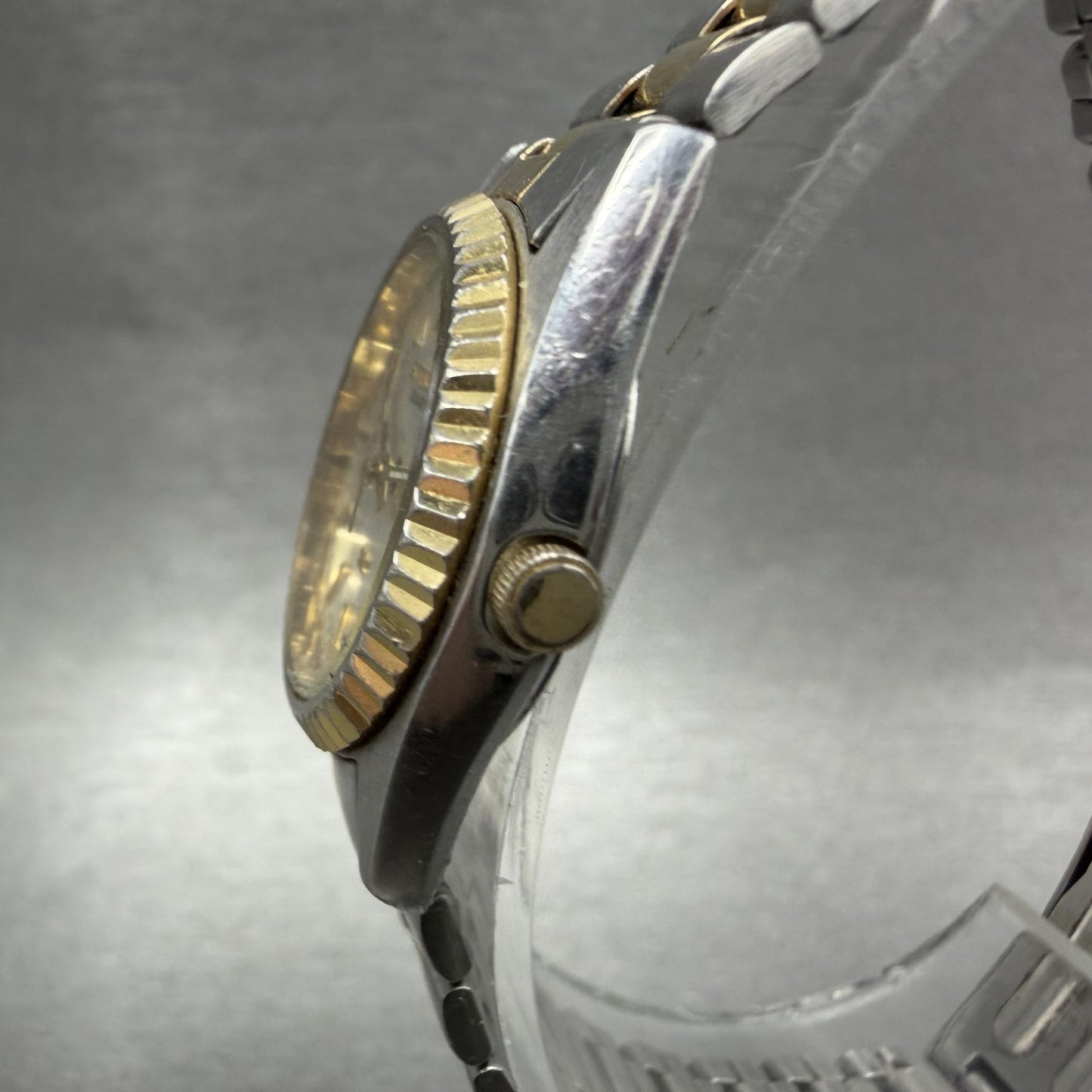 Seiko Watch Women 24mm White Dial Two Tone Daydate Round 3E23-0A69 New Batt MKA2