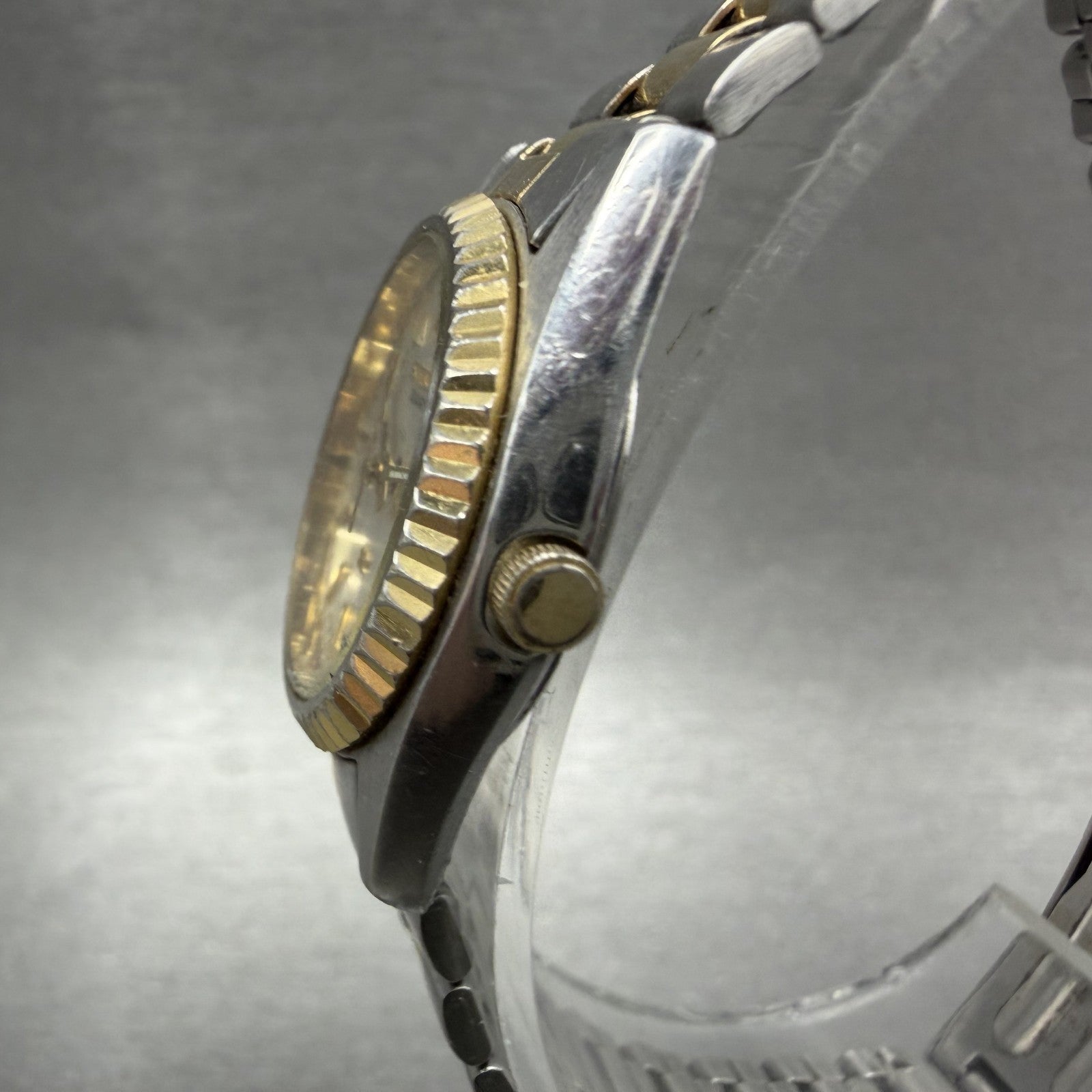 Seiko Watch Women 24mm White Dial Two Tone Daydate Round 3E23-0A69 New Batt MKA2