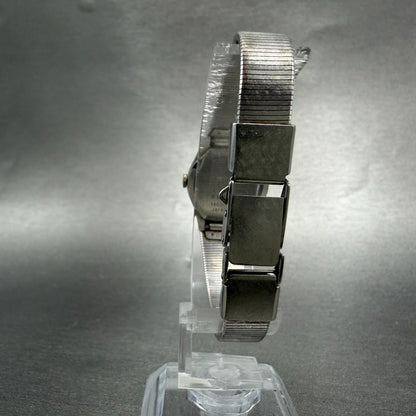 Seiko Watch Women 20mm Silver Dial Silver Tone Round 1400-0039 New Battery VTG7
