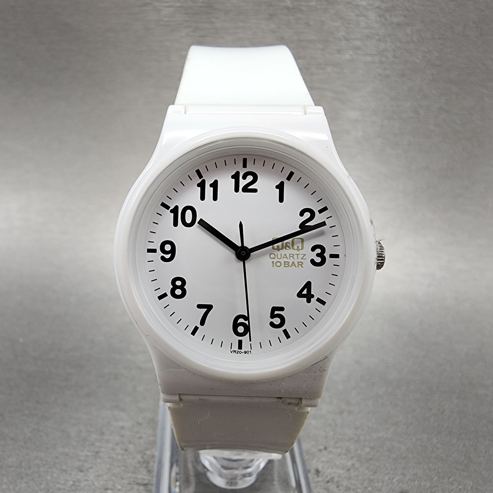 Citizen Q&Q Watch Women 34mm White Dial White Tone Round New Battery0