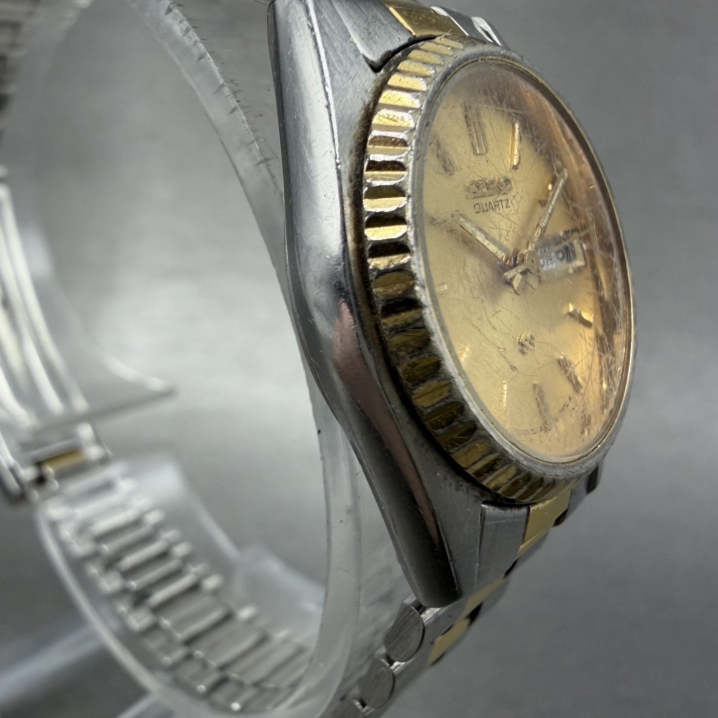 Seiko SQ Watch Women 24mm Gold Dial Two Tone Daydate Round 3E23-0A60 New Batt KD3