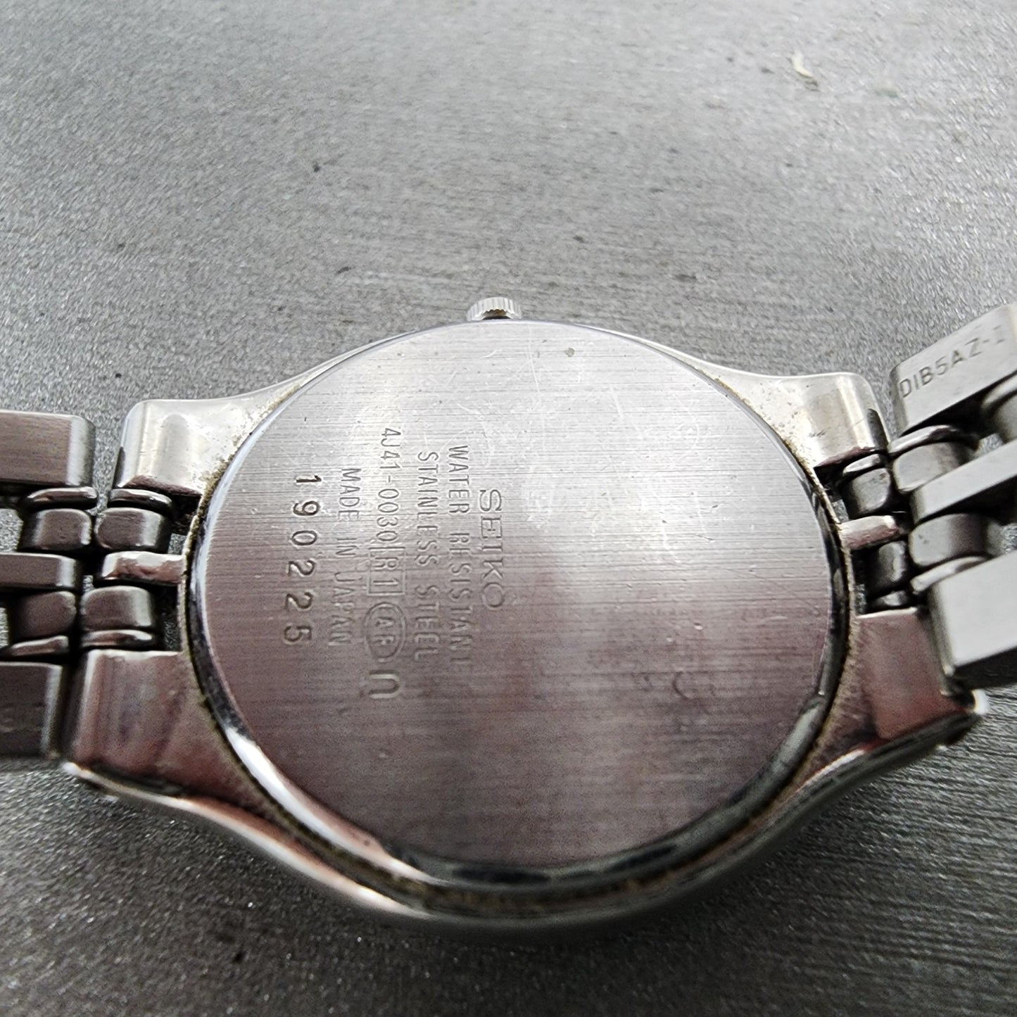 Seiko Exceline Watch Women 25mm MOP Dial Stainless Steel Round 4J410030 New Bat9