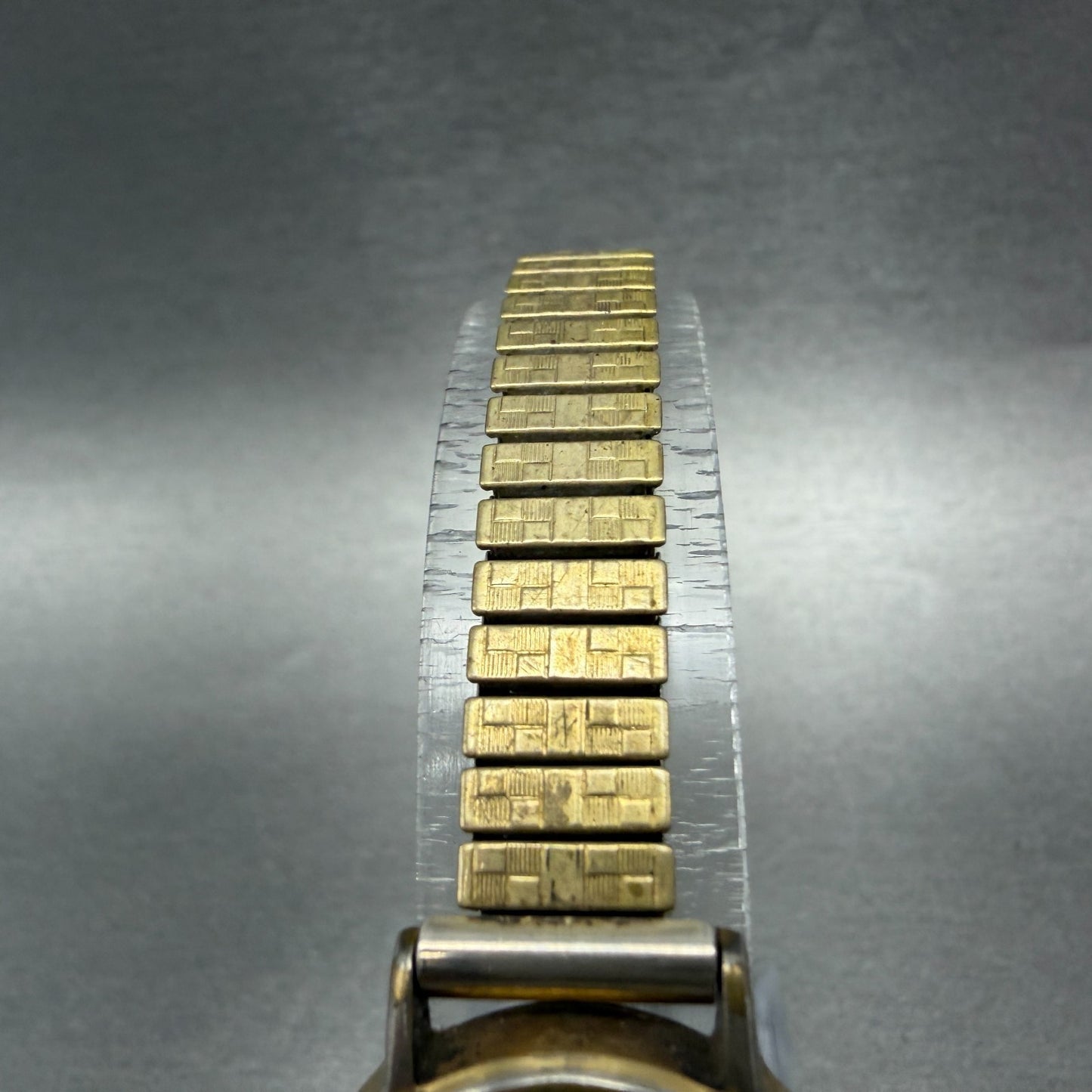 Seiko Avenue Watch Women 23mm Silver Dial Gold Tone Round 1F21-0D20 New Battery4