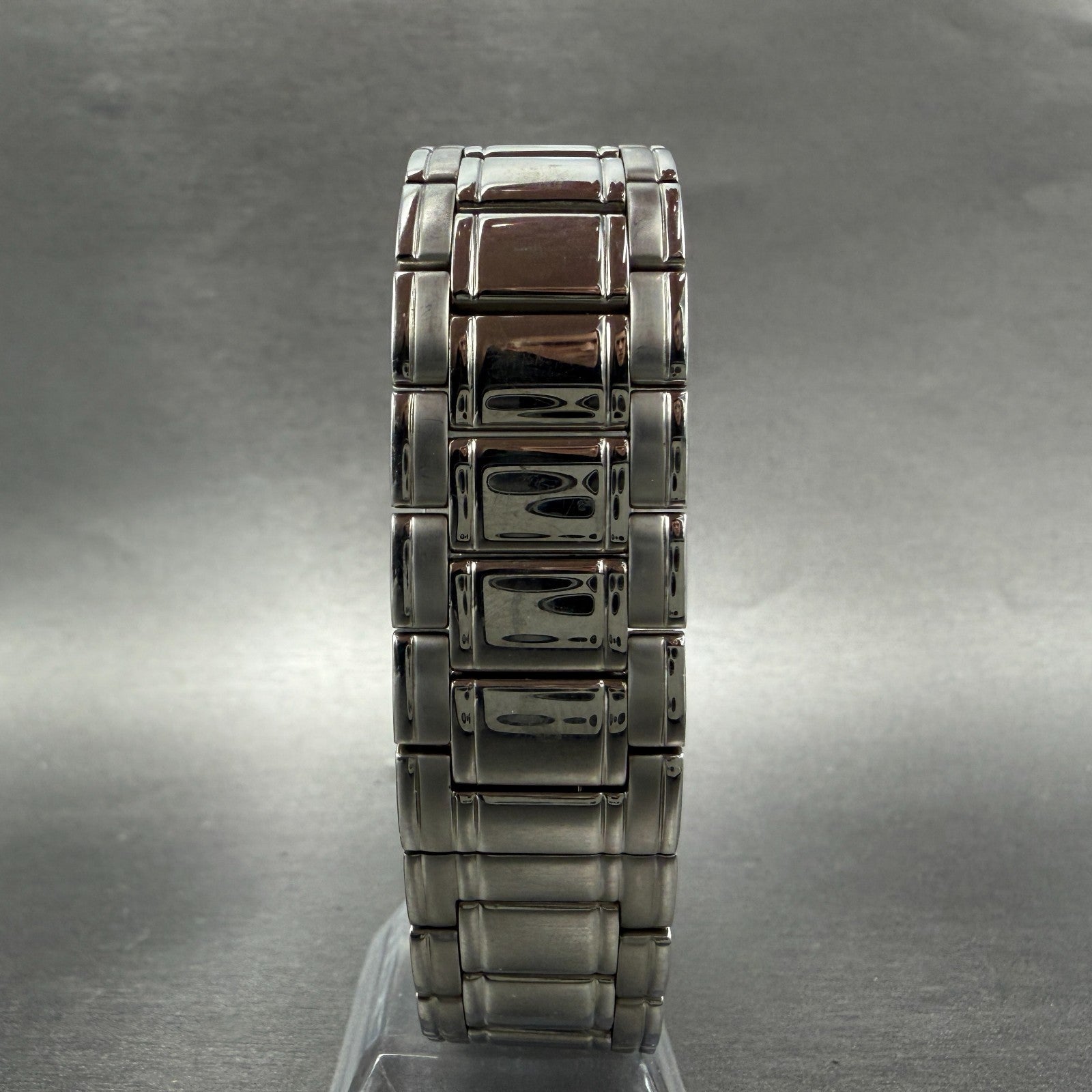 Bulova Tank Watch Men 29mm Silver Dial Silver Tone Date Rectangle 96B108 New Bat7