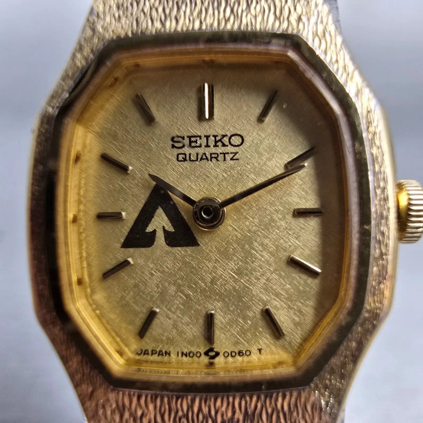 Seiko Watch Women 16mm Gold Dial Gold Tone Oval 1N00-5B29 New Battery Vintage1