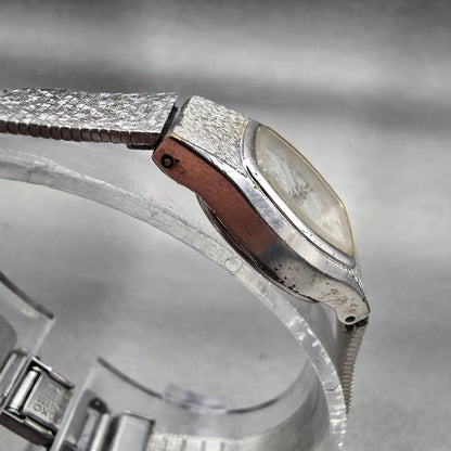 Seiko Watch Women 16mm Silver Dial Silver Tone Oval 4N01-5021 New Battery VTG3