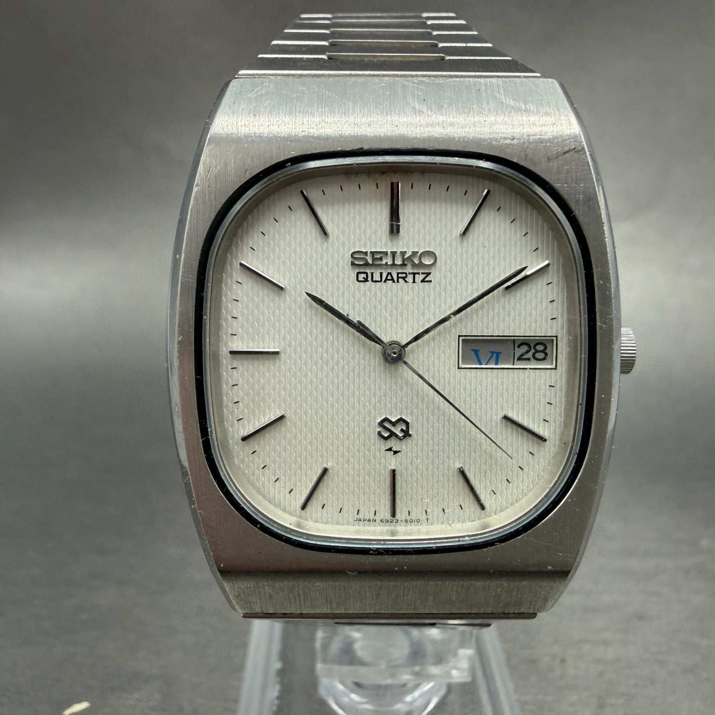 Seiko SQ Watch Men 33mm Silver Dial Silver Tone Daydate Rectangle 6923-5010 PART0