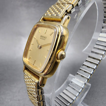 Seiko Watch Women 17mm Gold Dial Gold Tone Rectangle 2Y005B49 New Battery2