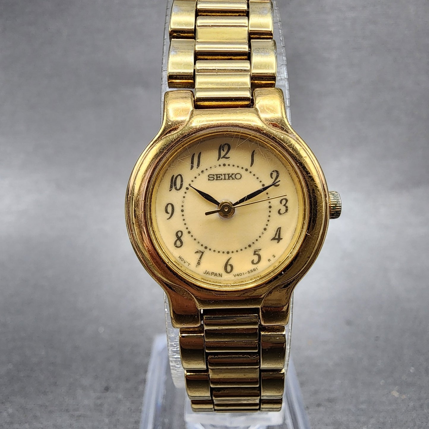 Seiko Watch Women 21mm Champagne Dial Gold Tone Round V4011829 New Battery0