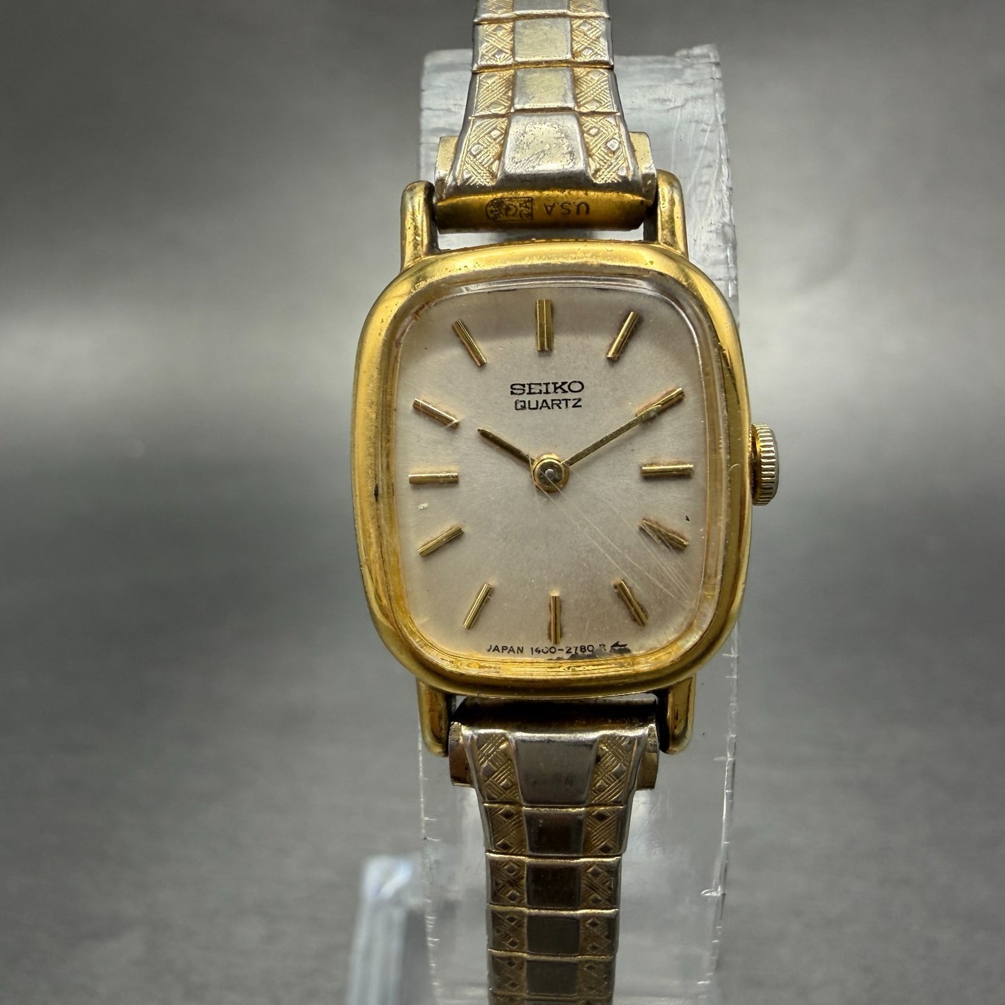 Seiko Tank Watch Women 17mm Silver Dial Gold Tone 1400-6569 New Battery Vintage0