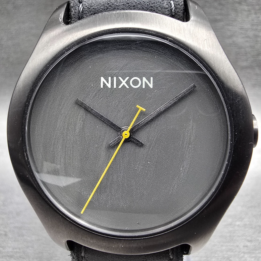 Nixon The Mod Watch Men 39mm Gray Dial Black Tone Round Leather Band New Battery1