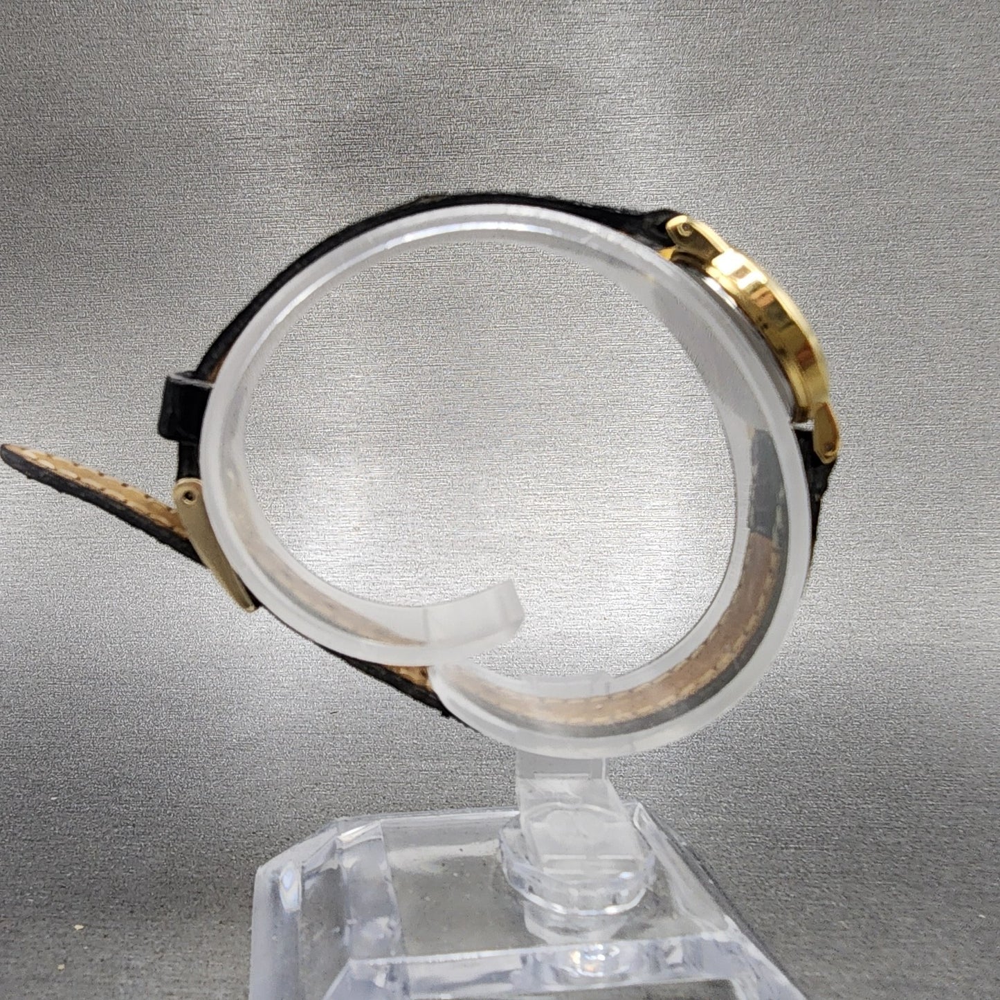 Seiko Watch Women 21mm White Dial Gold Tone Round 1n000d40 New Battery8