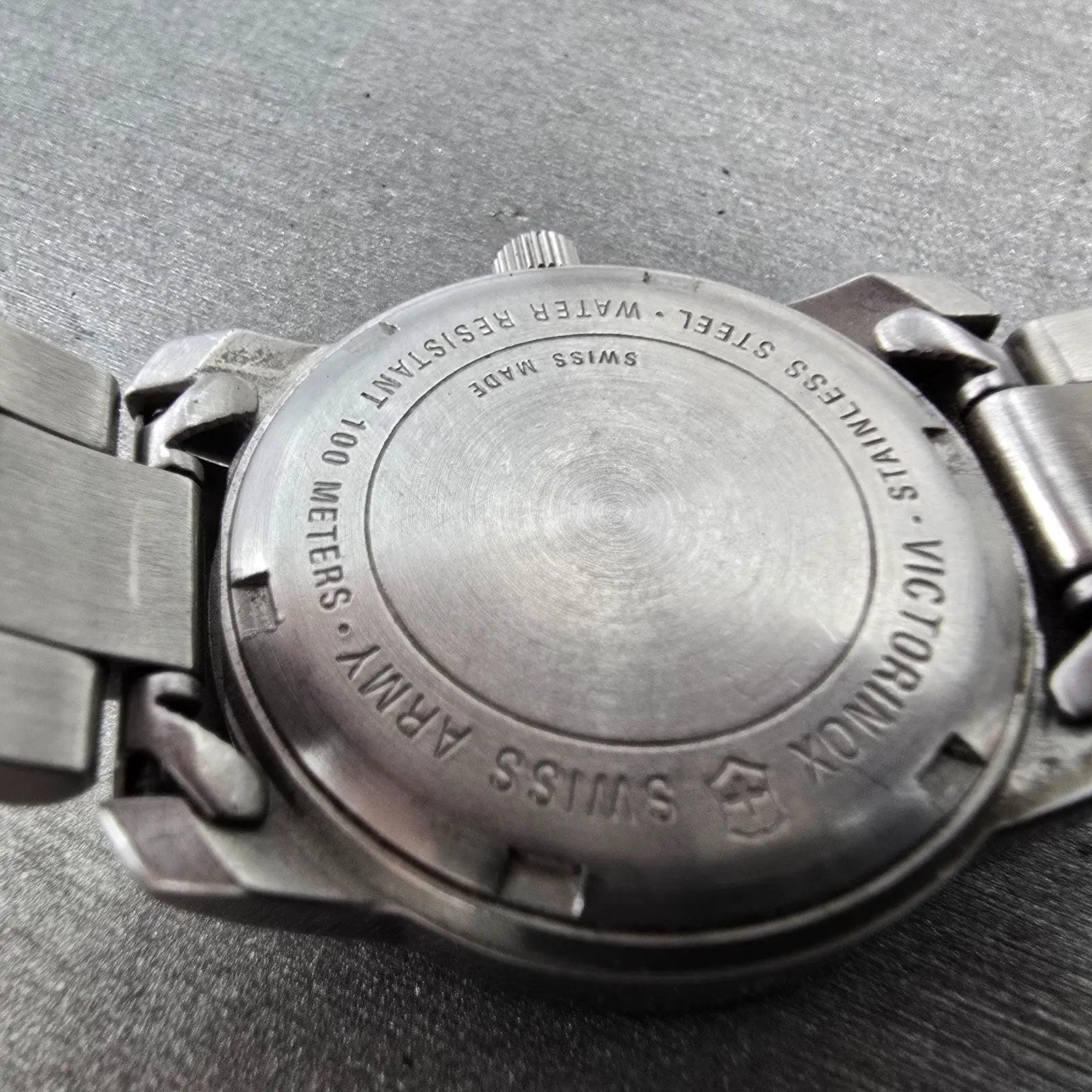 Victorinox Swiss Army Watch Women 30mm Blue Silver Tone Date Round PARTS10