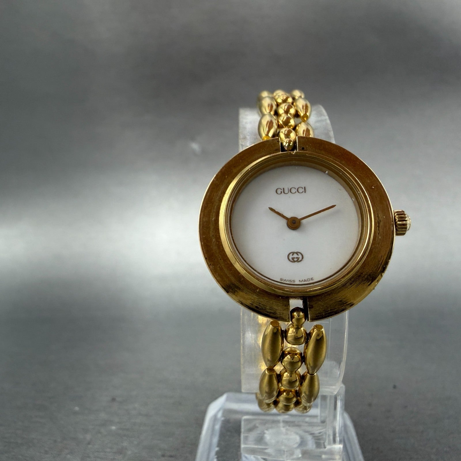 Gucci 1100L Watch Women 26mm White Dial Gold Plated Round Bezel VTGPARTS7