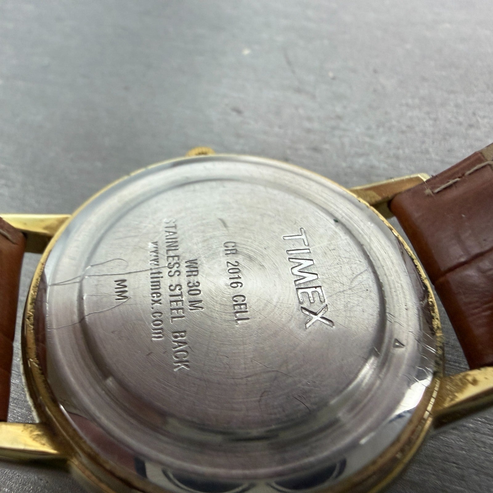 Timex Easy Reader Watch Men 37mm White Dial Gold Tone Round Daydate New Battery9