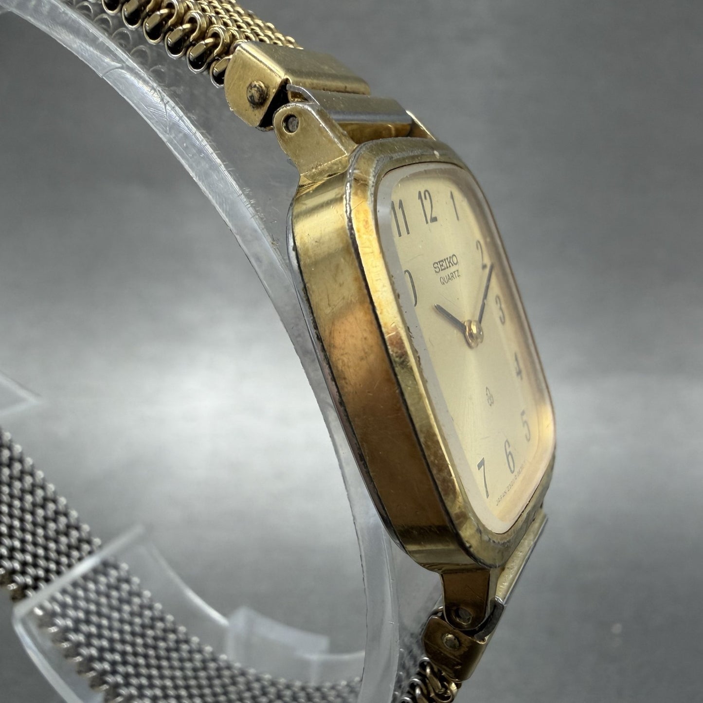 Seiko Tank Watch Women 20mm Champagne Dial Gold Tone 23205390 New Battery3