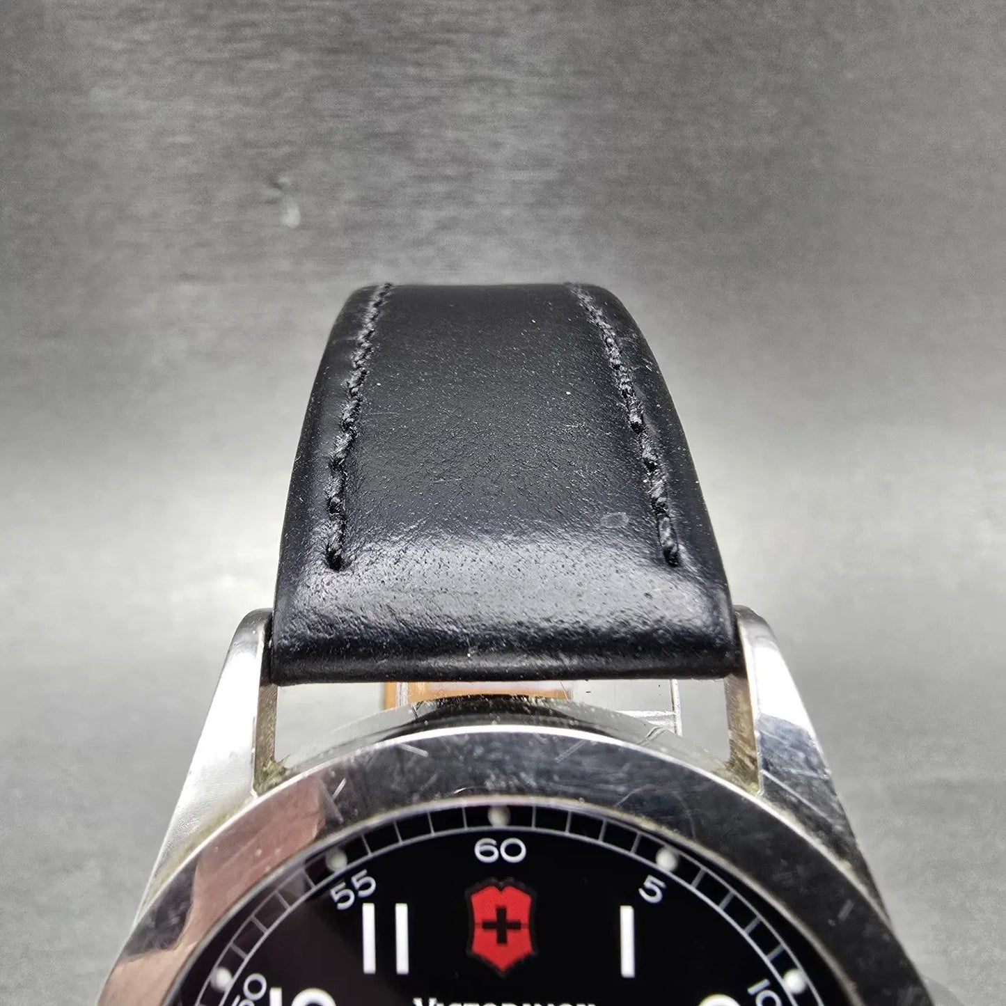 Swiss Army Victorinox Watch Men 38mm Black Dial Steel Date 24653 New Battery GHJ4