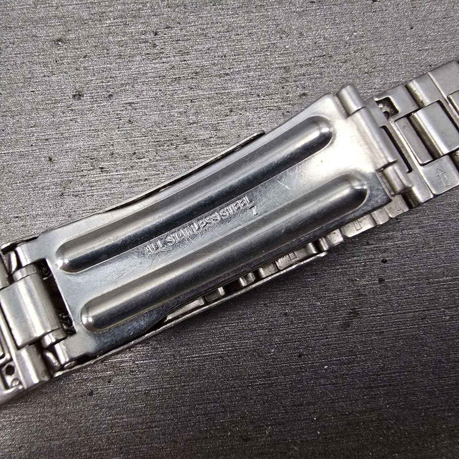 Seiko SQ Bracelet 19mm Stainless Steel Silver Tone Tri Folding Clasp VTG 111S10