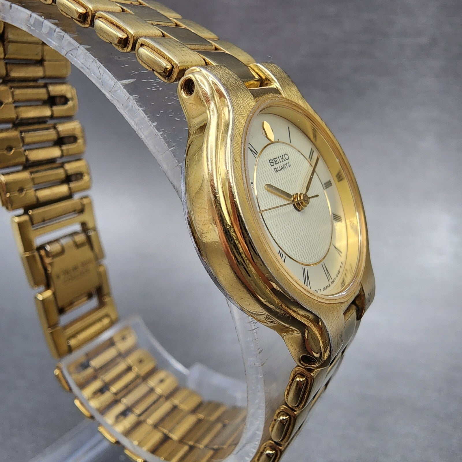 Seiko Watch Women 24mm Cream Dial Gold Tone Round 4N010261 New Battery VTG3