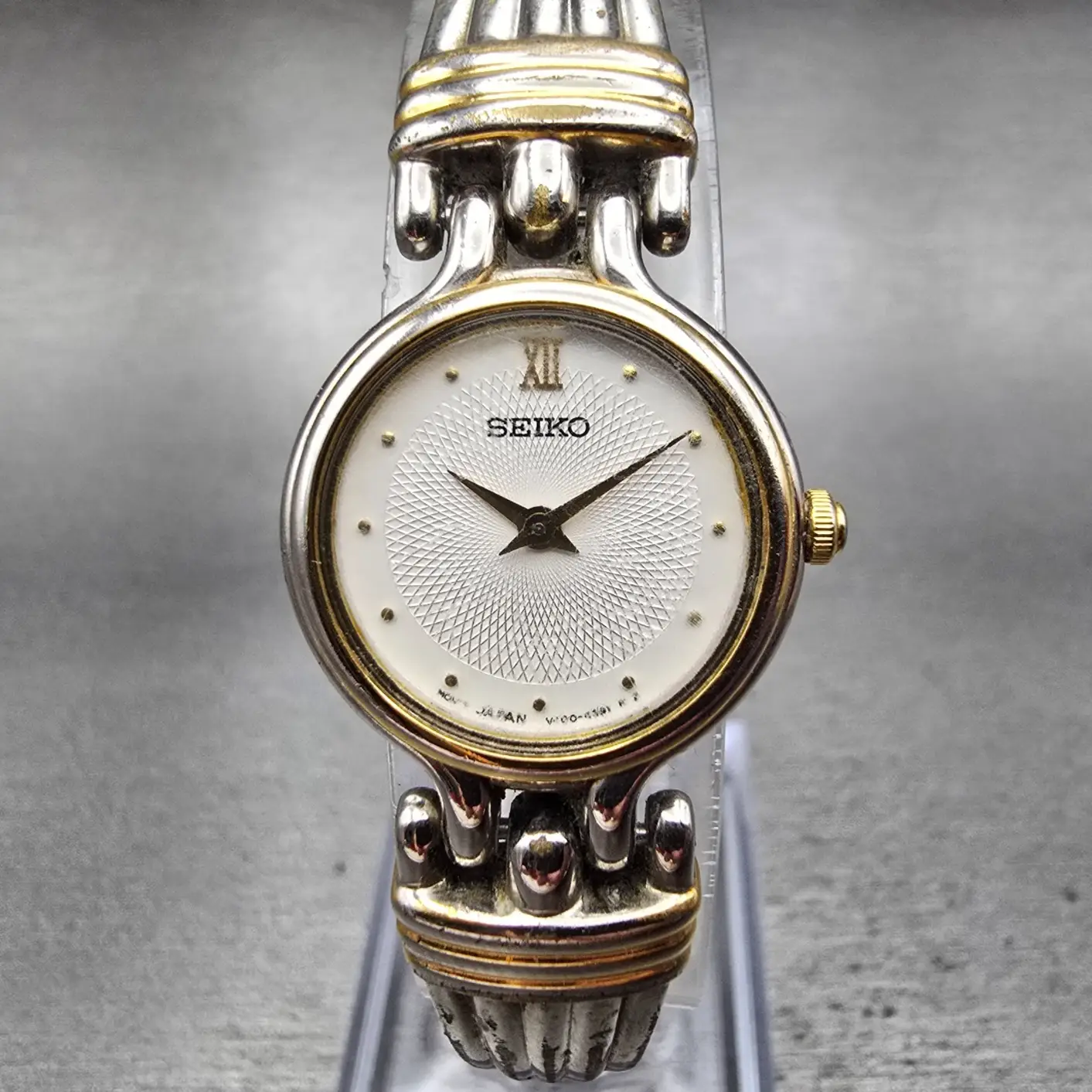 Seiko Watch Women 21mm White Dial Two Tone Round V400-1229 New Battery Vintage0