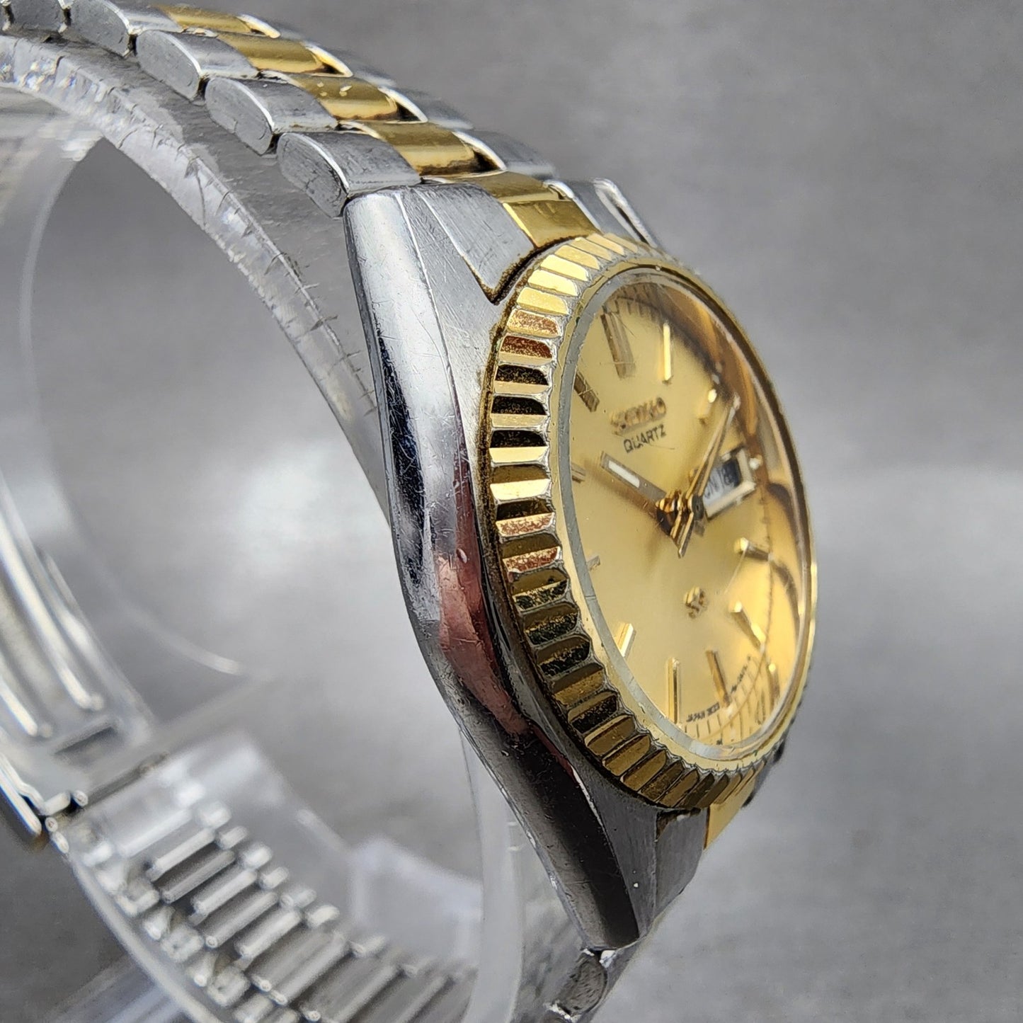 Seiko SQ Watch Women 24mm Gold Dial Two Tone Daydate Round 3E230A60 New Battery3