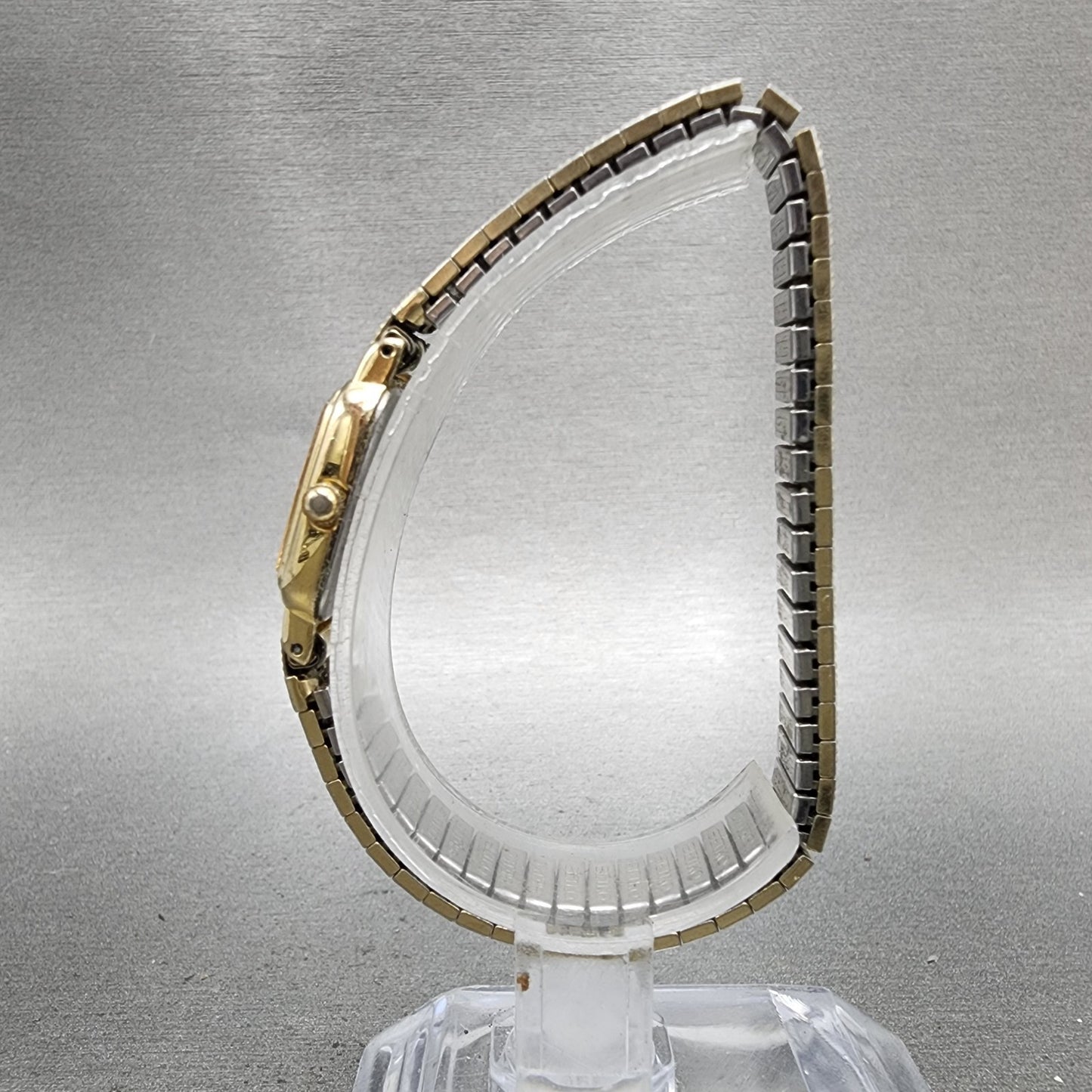 Seiko Watch Women 17mm Champagne Dial Gold Tone Rectangle 2y005b49 New Battery6