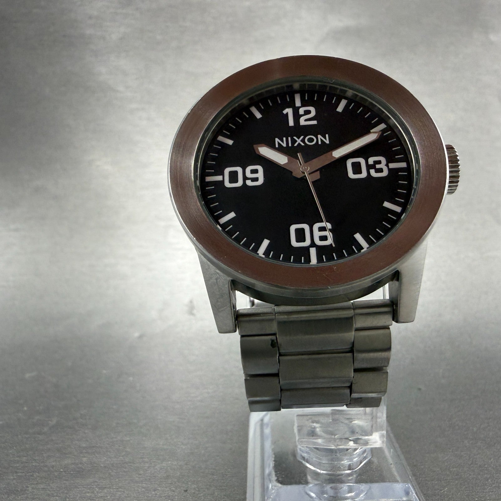 Nixon The Private Watch Men 42mm Black Dial Silver Tone Round Bracelet New Batt5