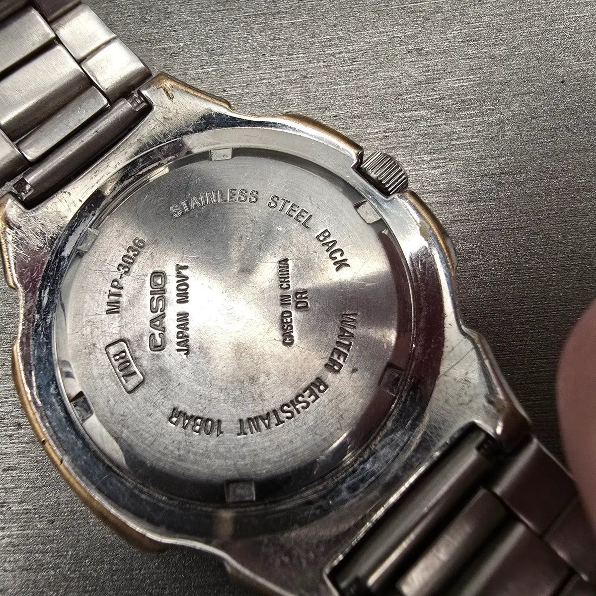 Casio MTP-3036 Watch Men 41mm Black Dial Silver Tone Date Round VTG New Battery10