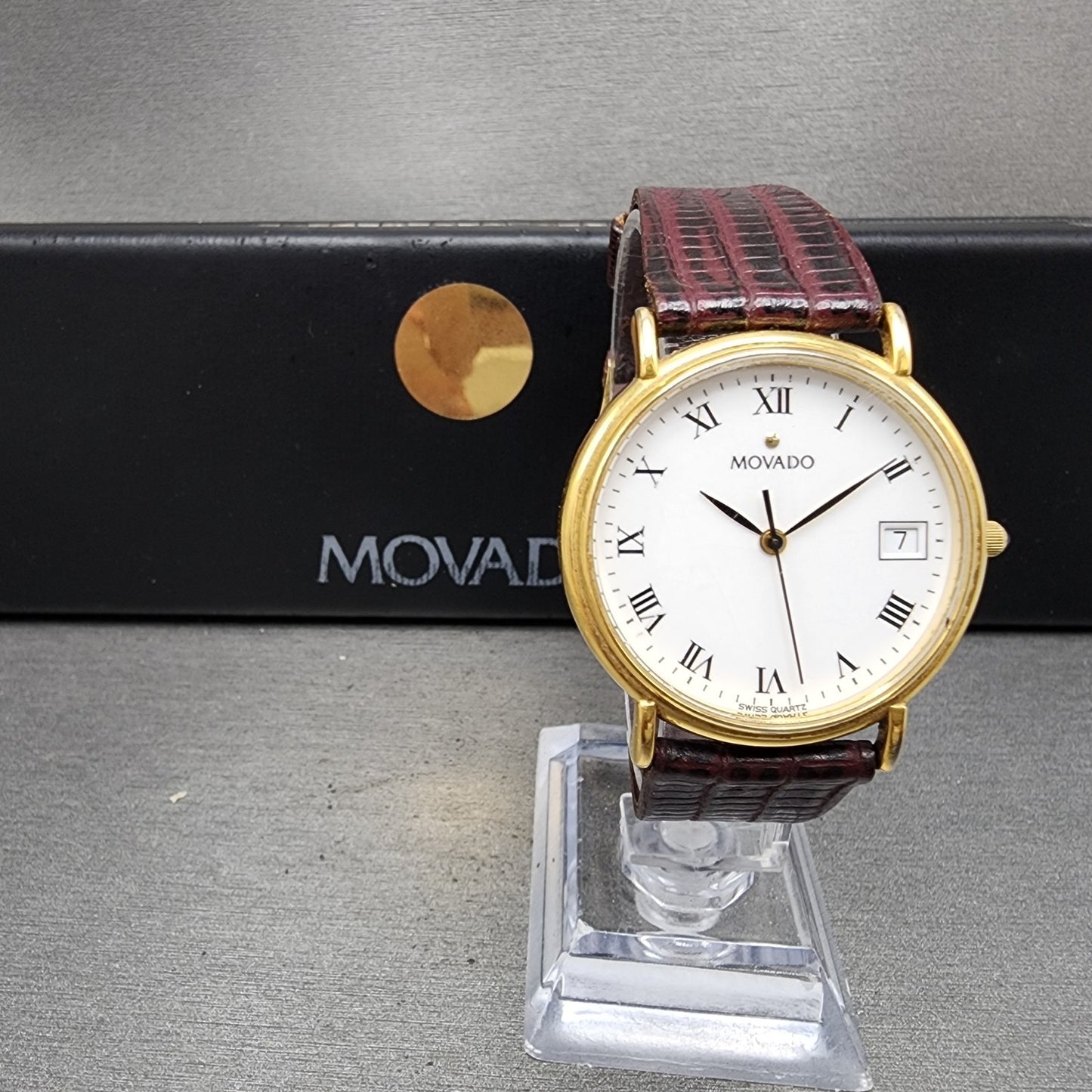 Movado Watch Men 34mm White Dial Gold Tone Date Round 87A40887 New Battery0