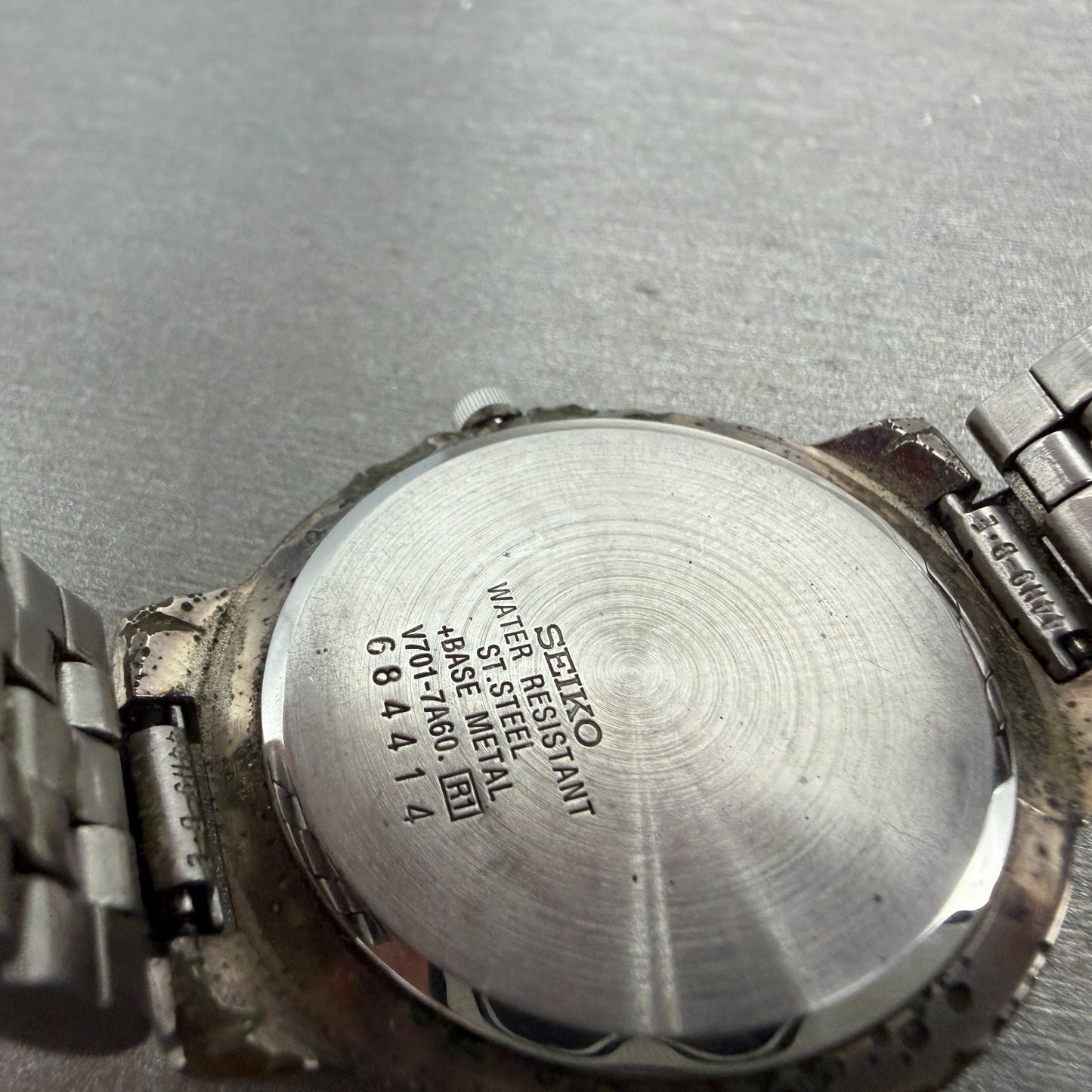 Seiko Watch Men 35mm White Dial Silver Tone Round V701-7A60 New Battery Vintage9