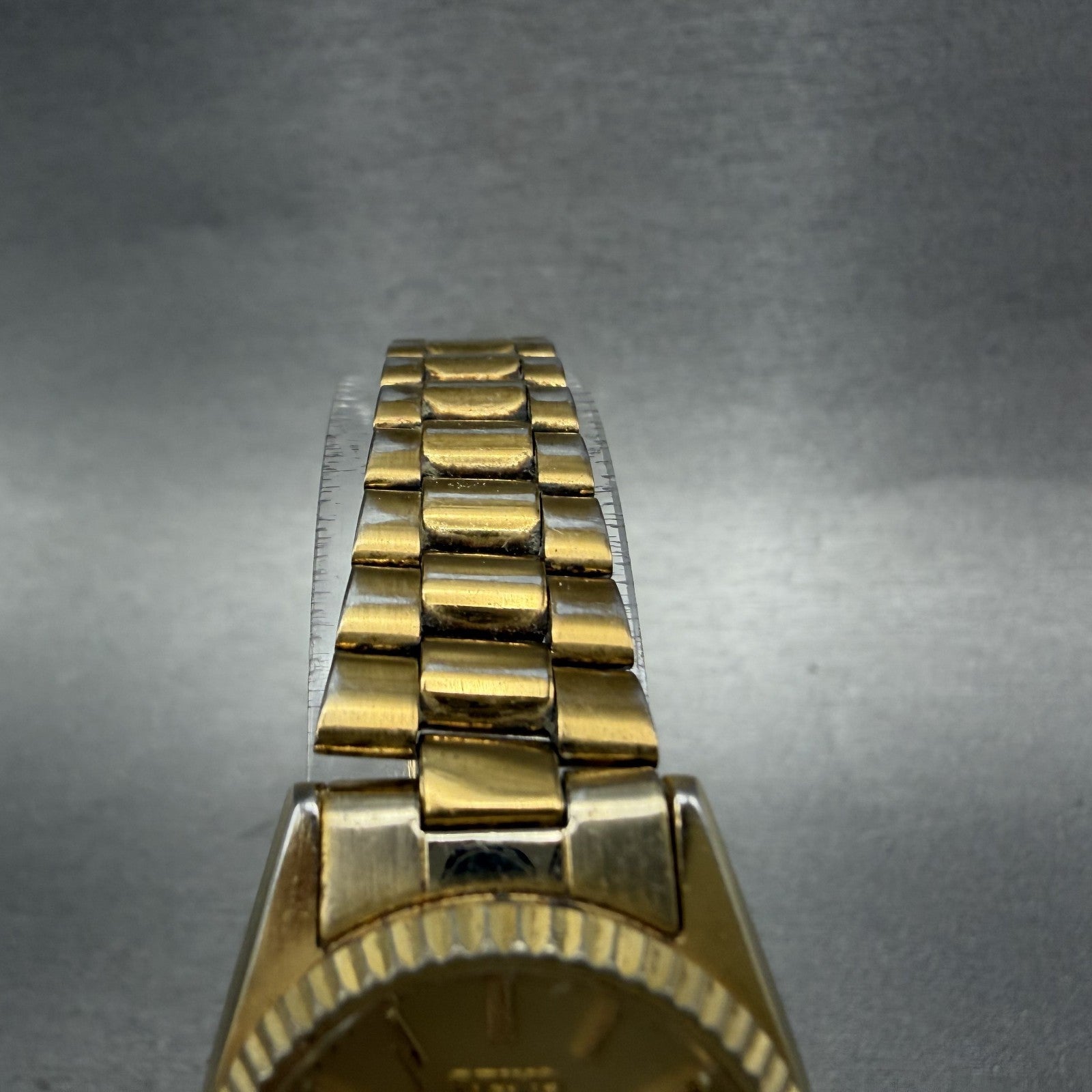 Seiko SQ Watch Women 24mm Gold Dial Gold Tone Daydate Round 3E230A60 NewBatt A4
