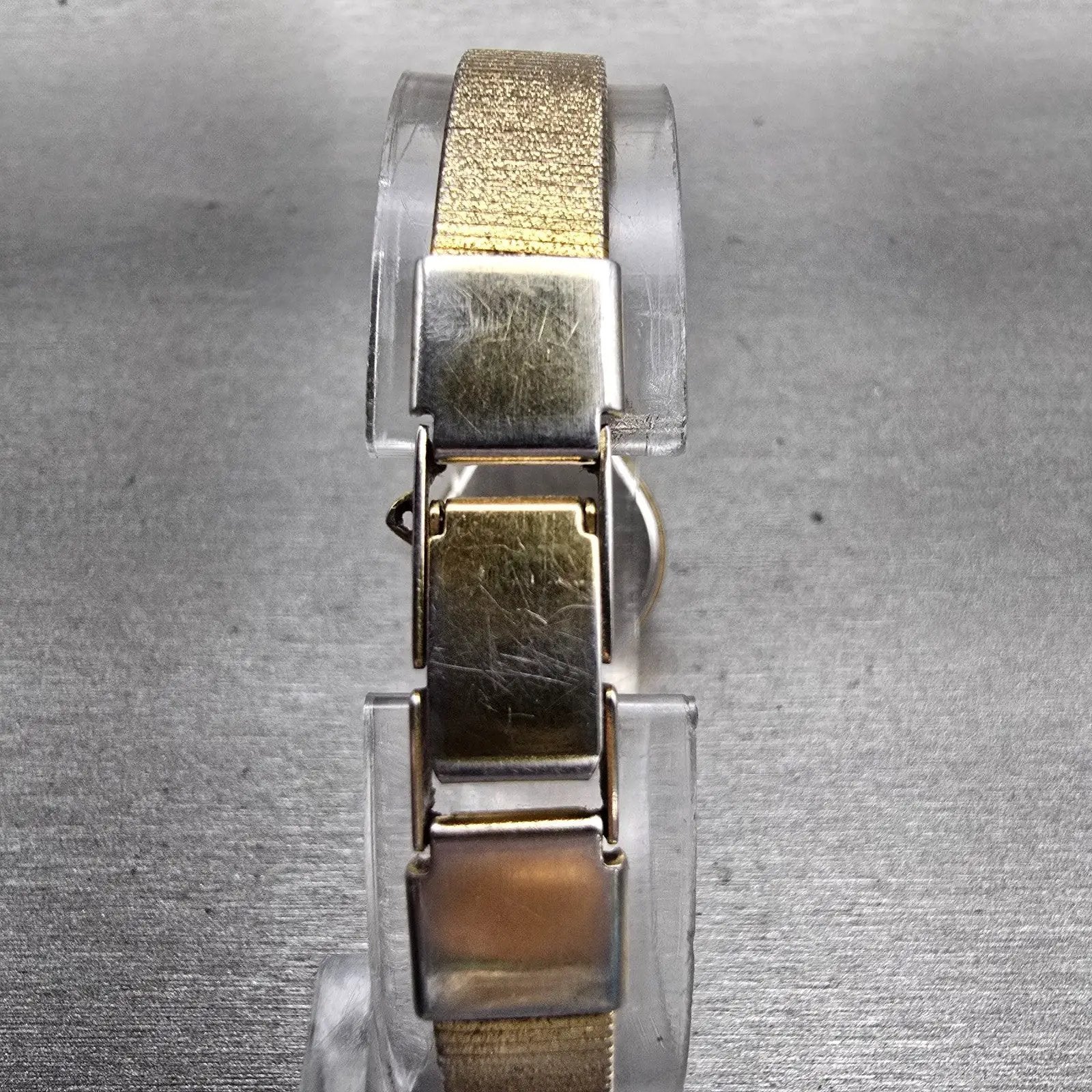 Seiko Watch Women 20mm Gold Dial Gold Tone Round 8Y21-0029 New Battery Vintage7