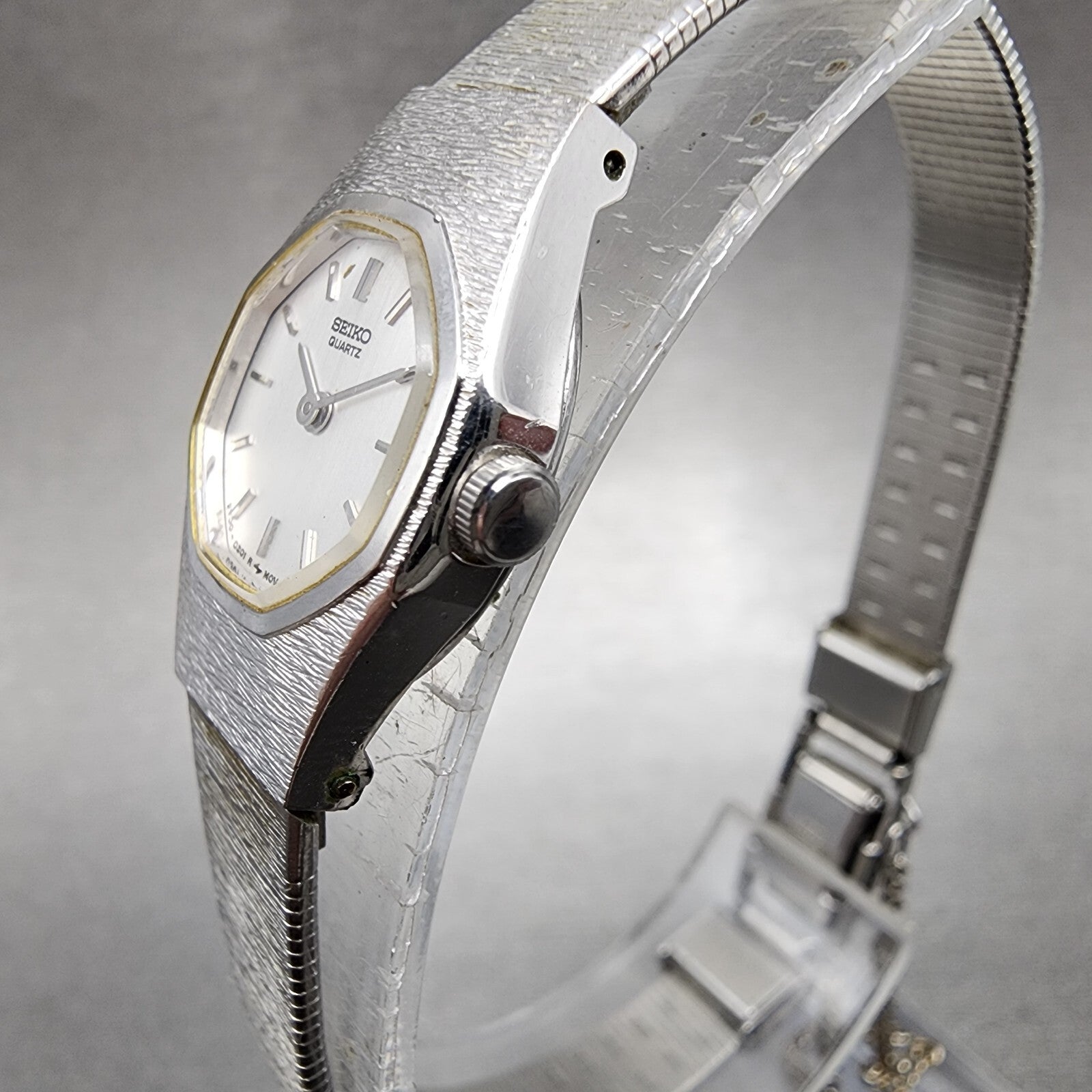 Seiko Watch Women 17mm Silver Dial Silver Tone Octagon 2y005048 New battery2