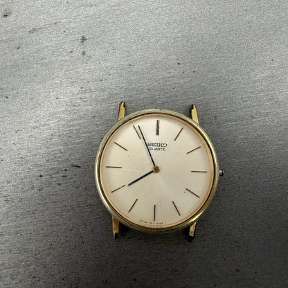 Seiko Watch Men 32mm White Dial Gold Tone Round HAS NO CROWN!!!! 7800-8049 PARTS0
