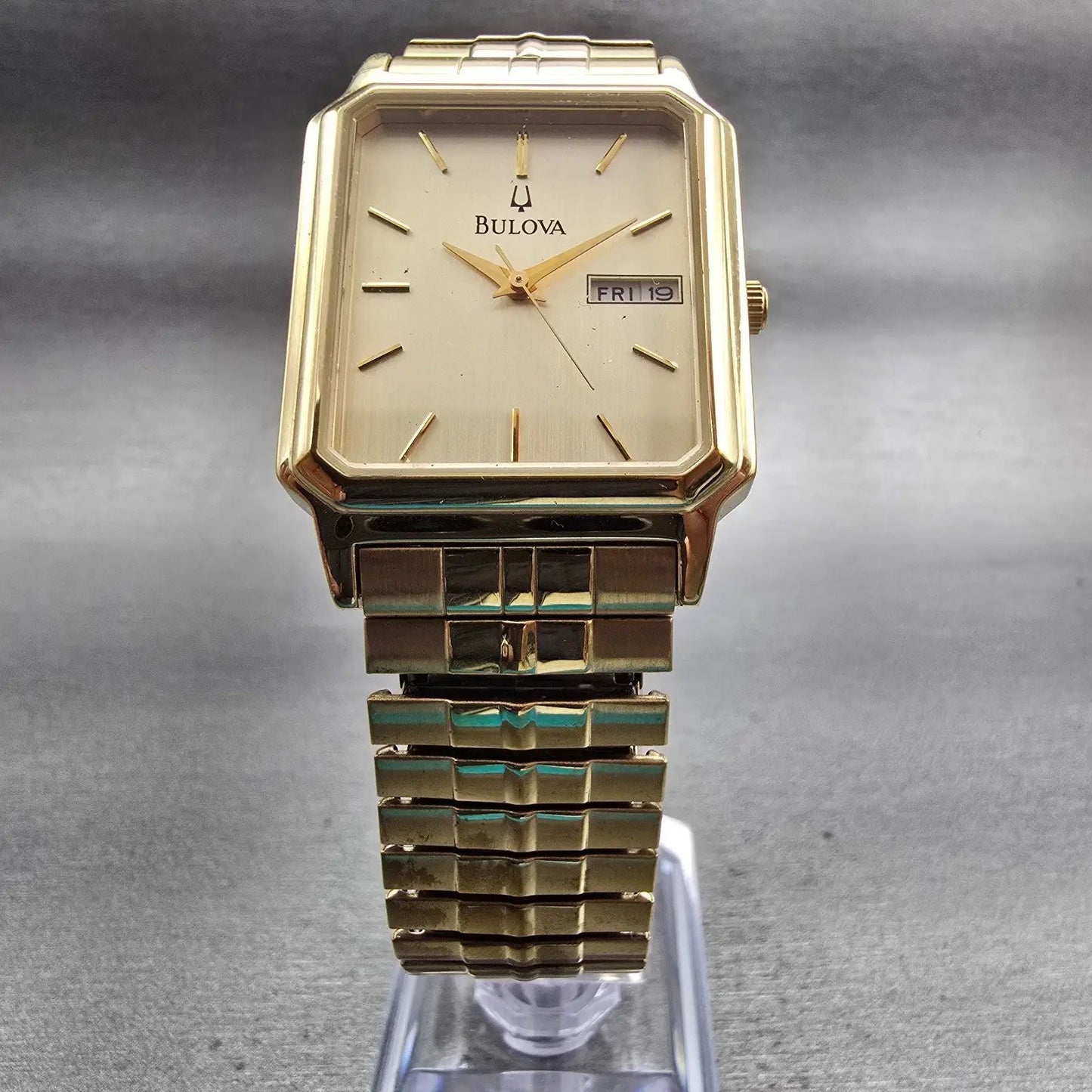 Bulova Watch Men 29mm Gold Dial Gold Tone Daydate Rectangle 97C28 New Battery5
