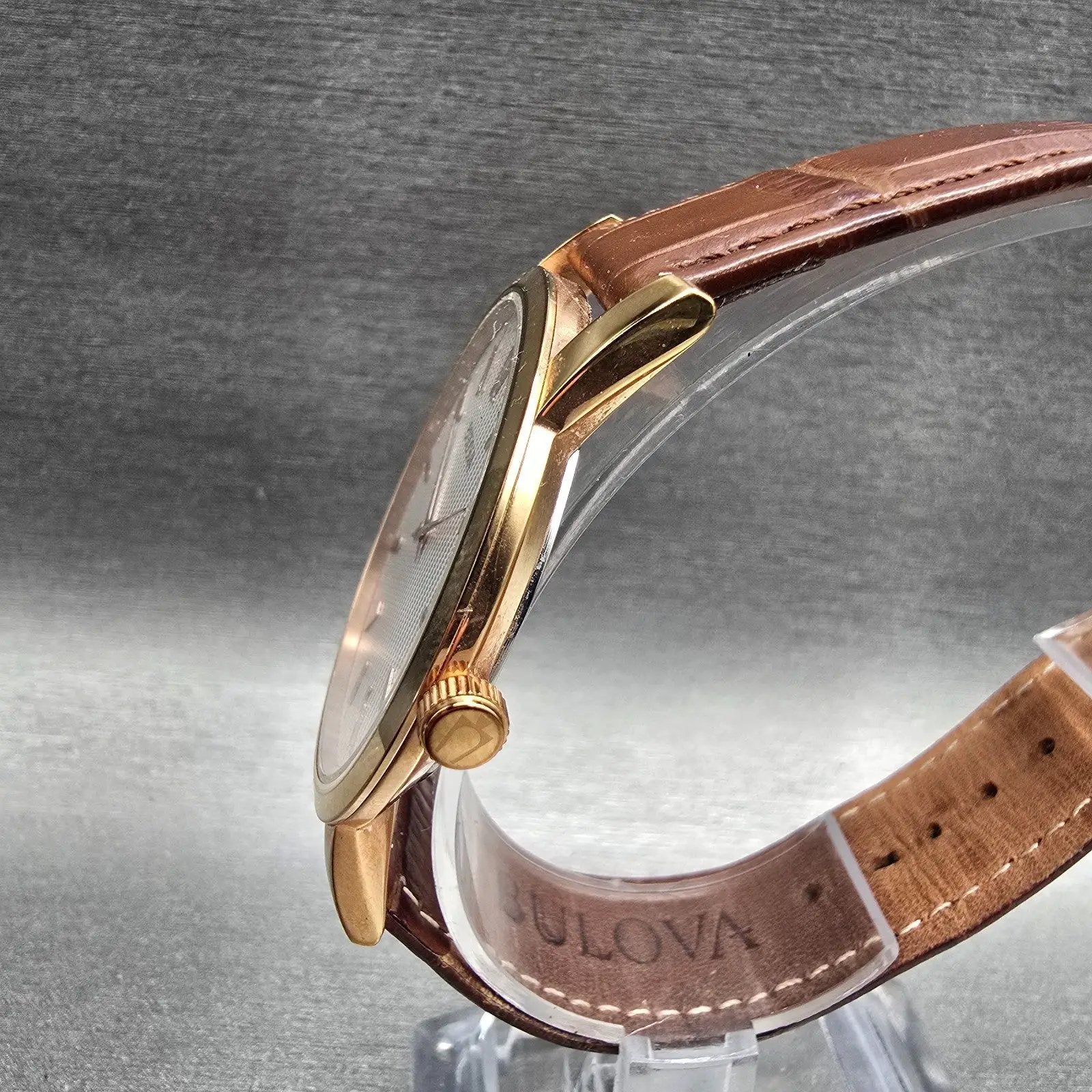 Bulova Mens Watch 38mm White Dial Gold Tone Round 97A106 Leather Band New Batt2