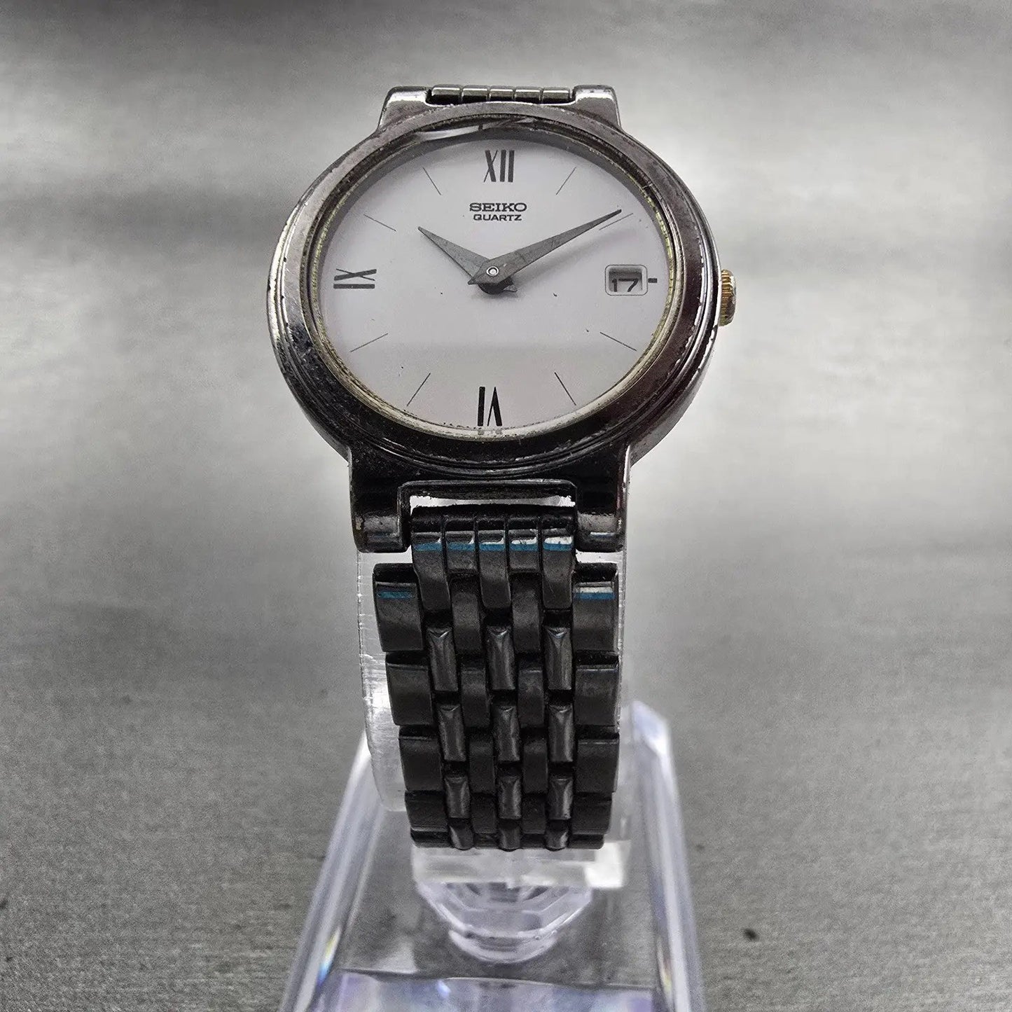 Seiko Watch Women 23mm White Dial Gray Tone Date Round 7N89-0281 New Battery5