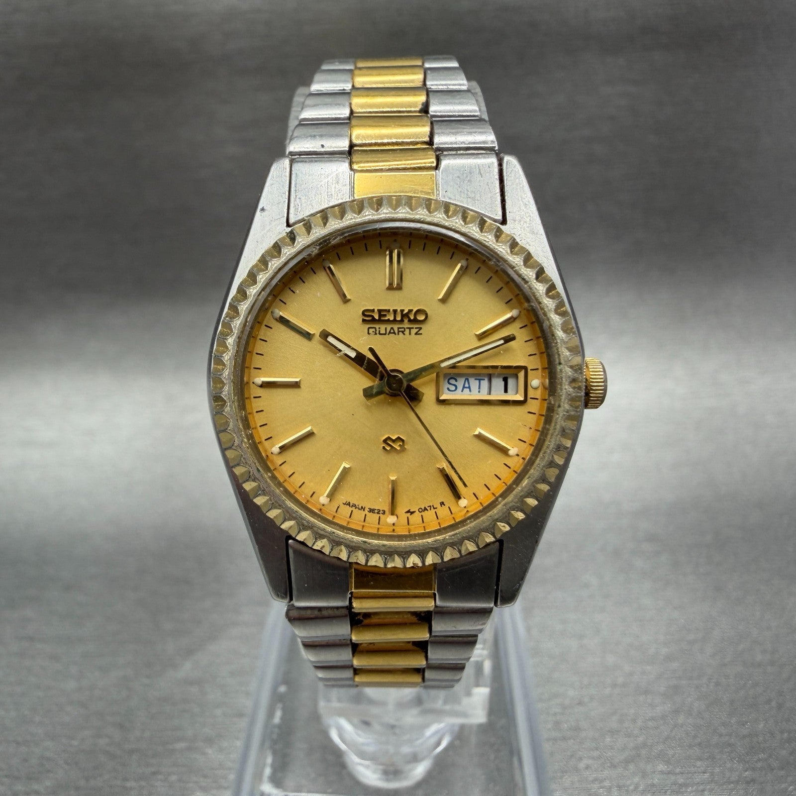 Seiko SQ Watch Women 24mm Gold Dial Two Tone Daydate Round 3E230A60 New Batt NX0