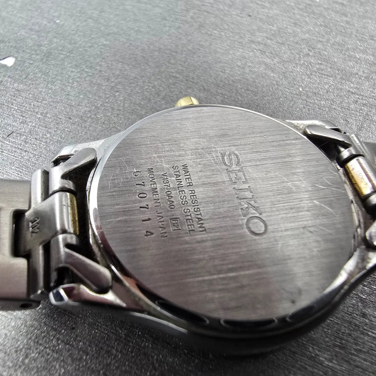 Seiko Solar Watch Women 28mm MOP Dial Two Tone Date Gemmed V137-0AA0 Works JP 959
