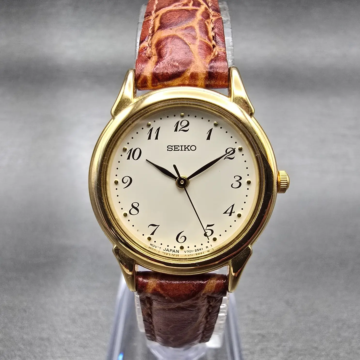 Seiko Watch Women 25mm Ivory Dial Gold Tone Round V701-1930 New Battery Vintage0