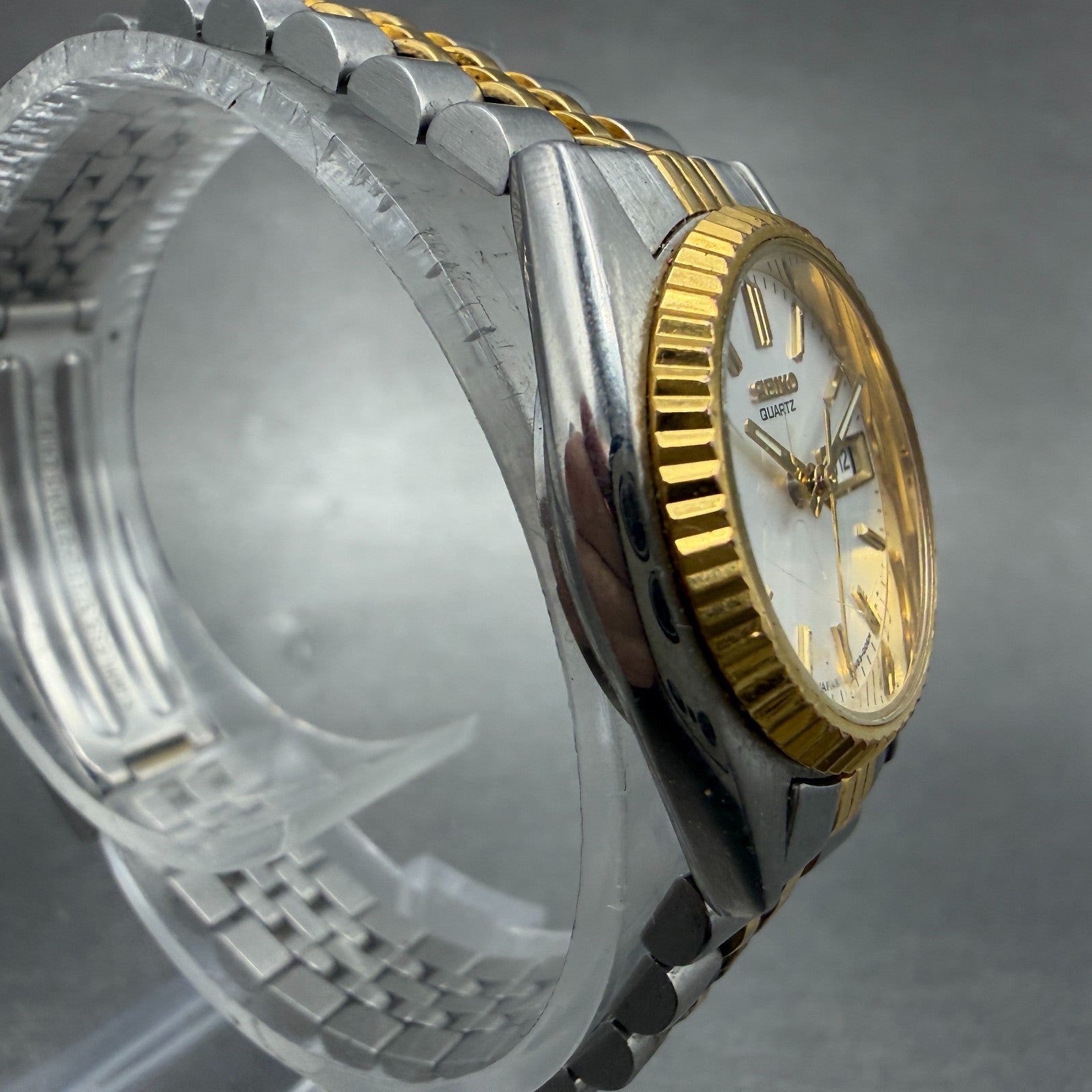 Seiko Watch Women 25mm White Dial Two Tone Daydate Round 7n83-0041 New Batt HJ83
