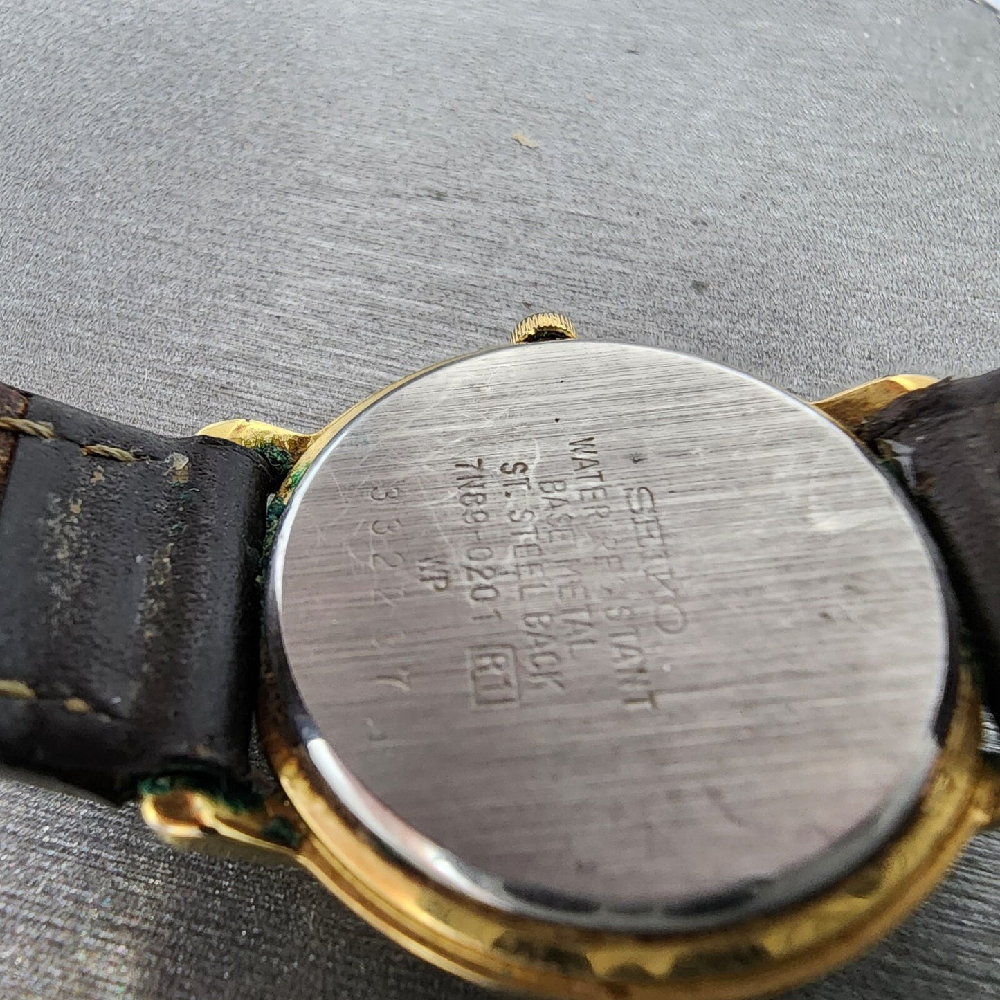 VTG Seiko Watch Women 27mm White Dial Gold Tone Date Round 7N89-0201 New Battery