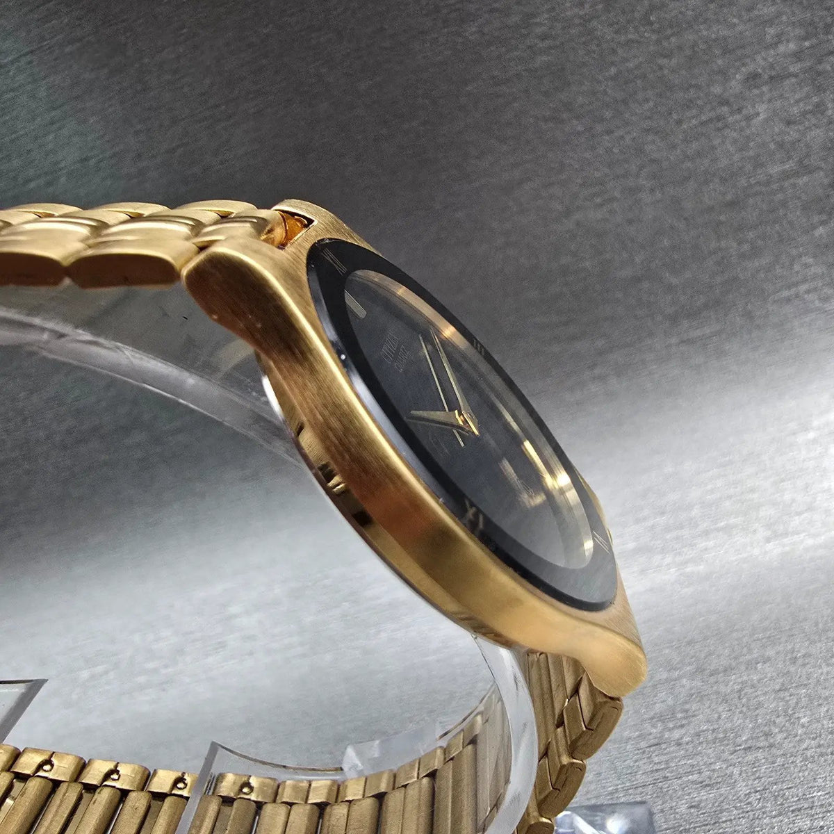 Citizen CQ Watch Men 34mm Black Dial Gold Tone Round 5520-K03810 New Battery JP3