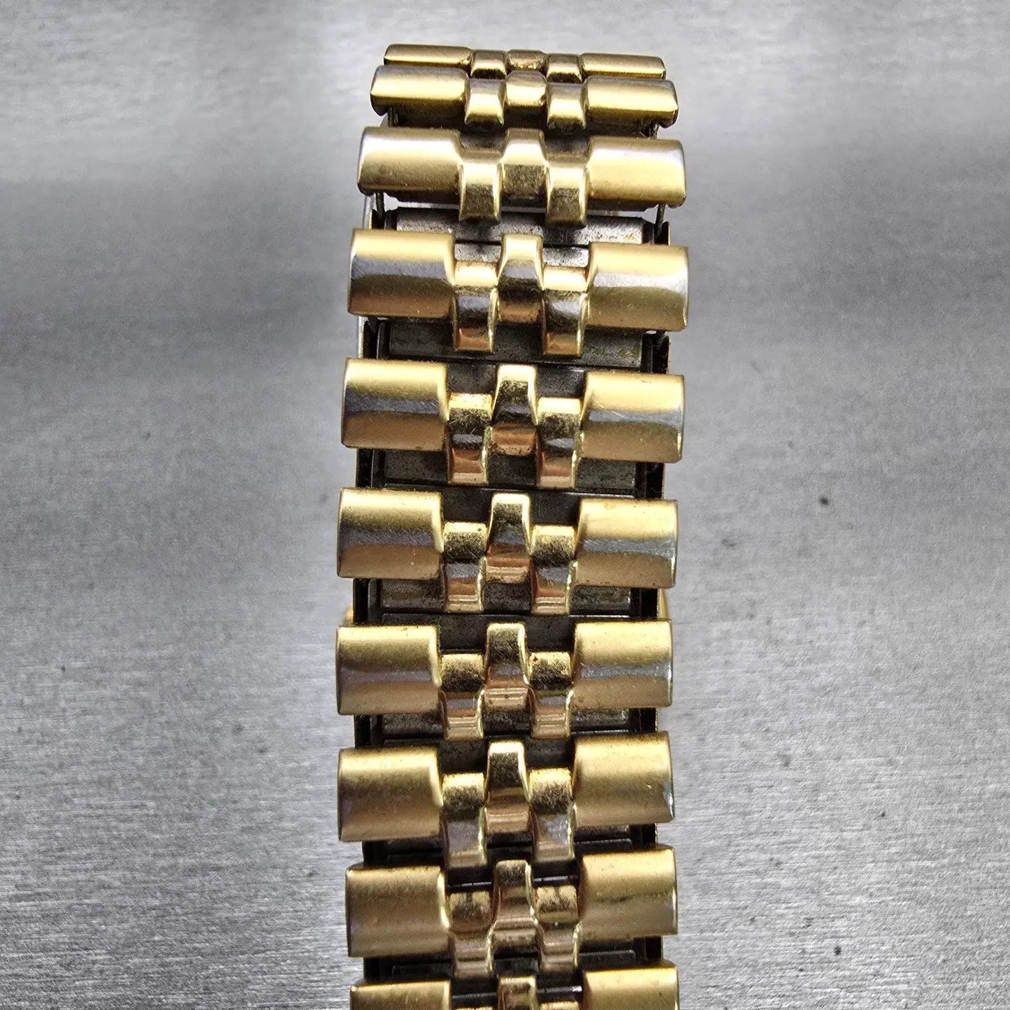 Seiko Pulsar Watch Men 35mm Champagne Dial Gold Tone Daydate V744-X004 New Batt7