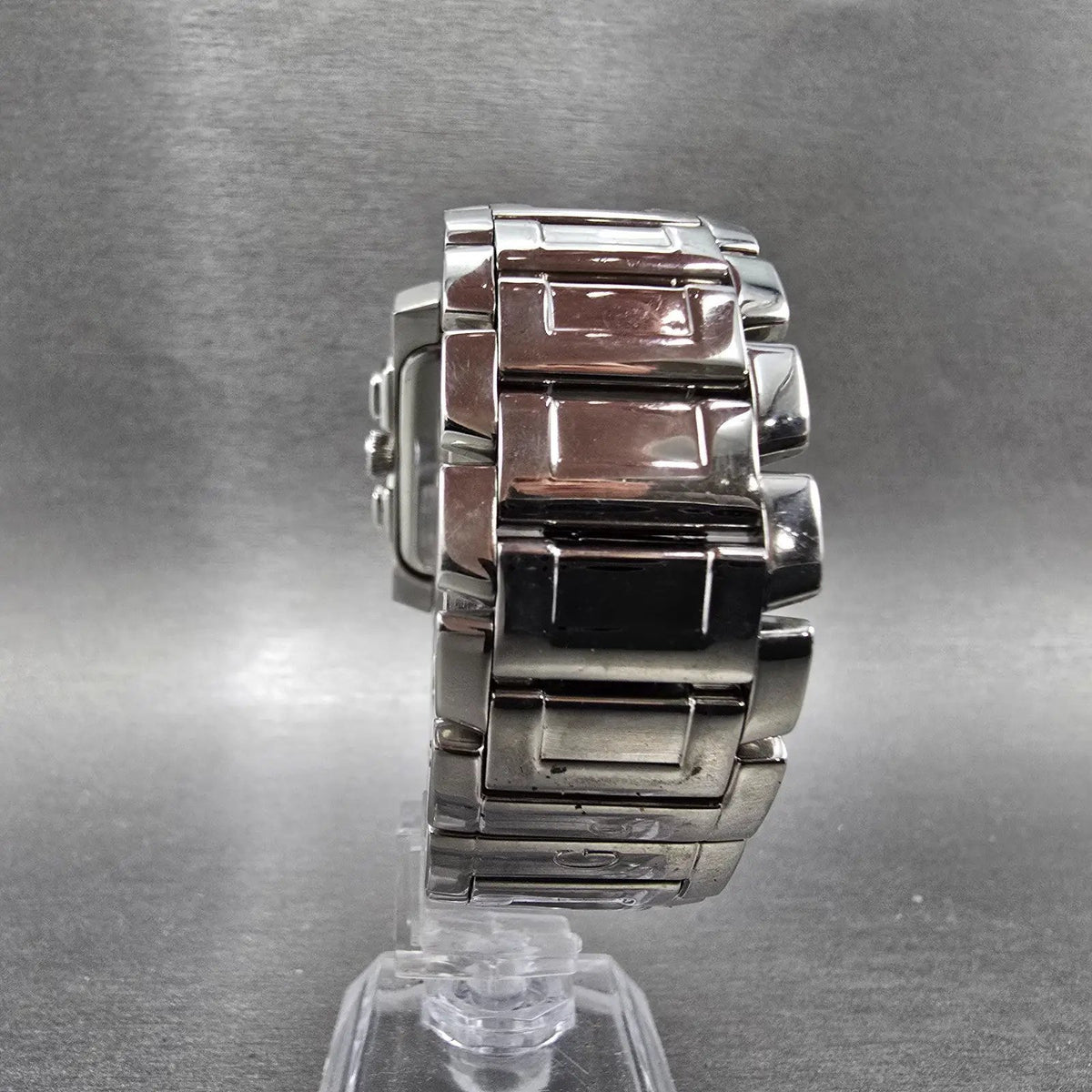 Guess Chronograph Watch Men 32mm White Dial Silver Date Rectangle New Battery7