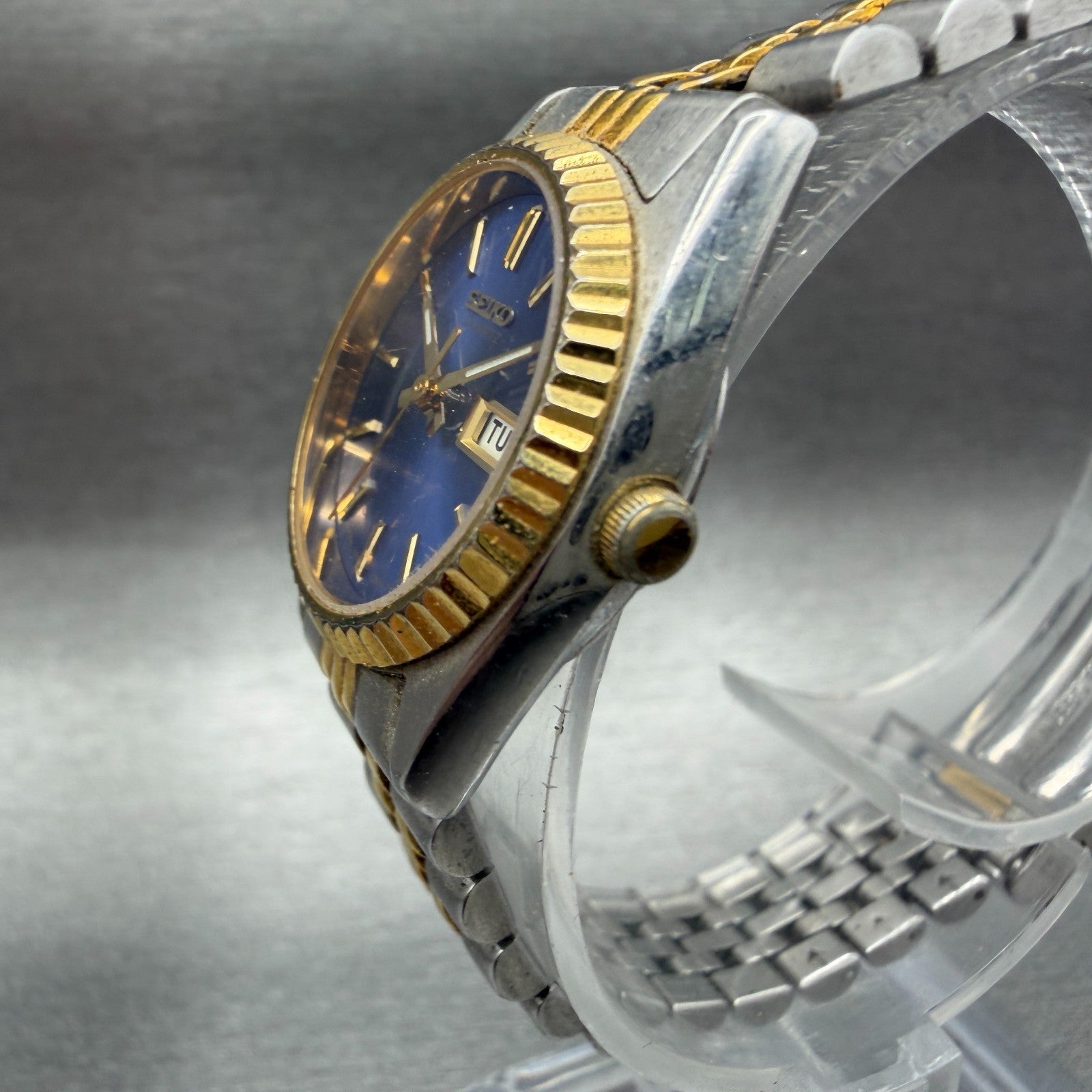 Seiko Watch Women 24mm Blue Dial Two Tone Daydate Round 7N830049 New Batt AB322